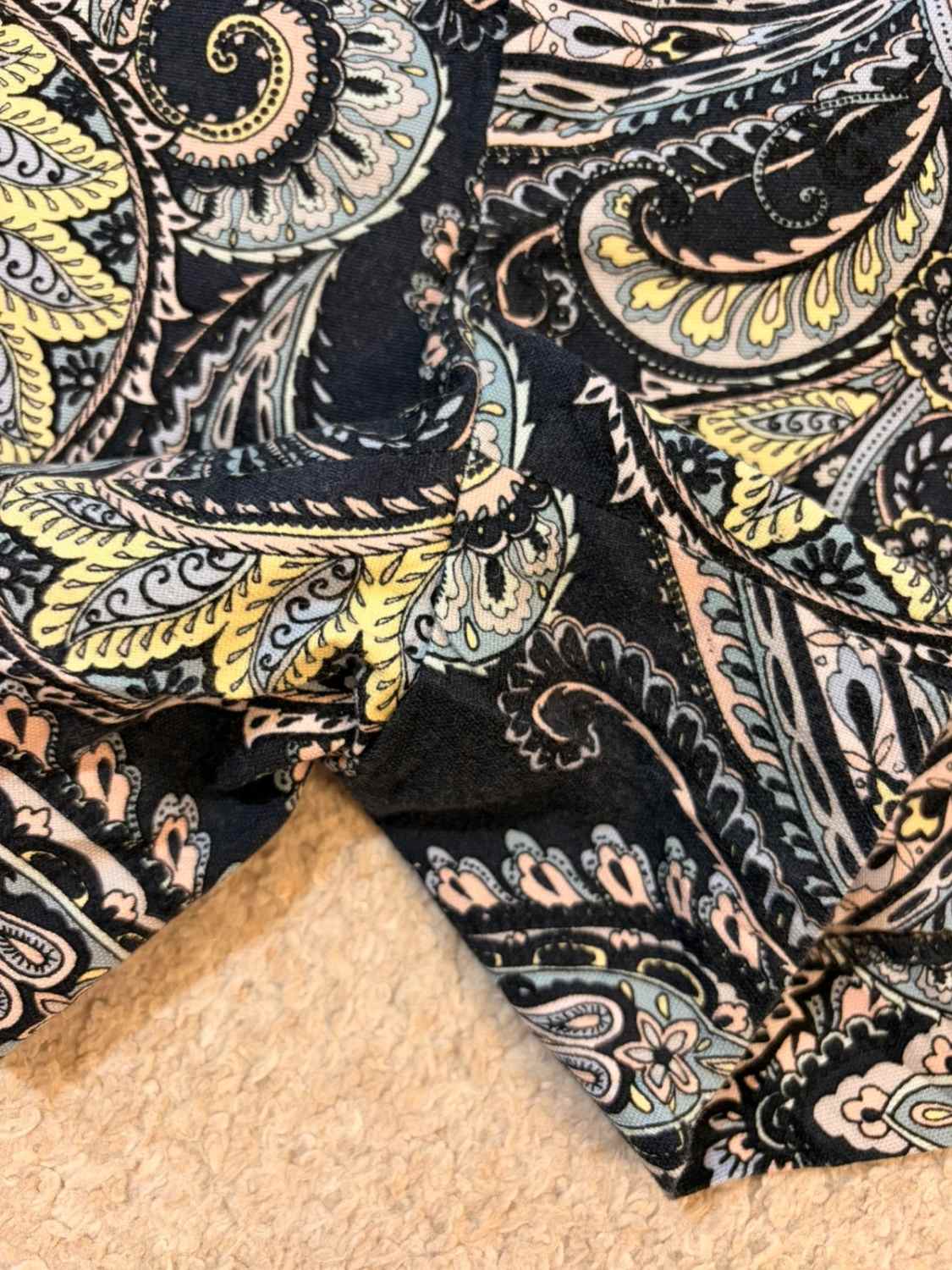 🍌🖤 Short Banana Republic Hampton Fit à Motif Jaune/Bleu - Élégance Estivale