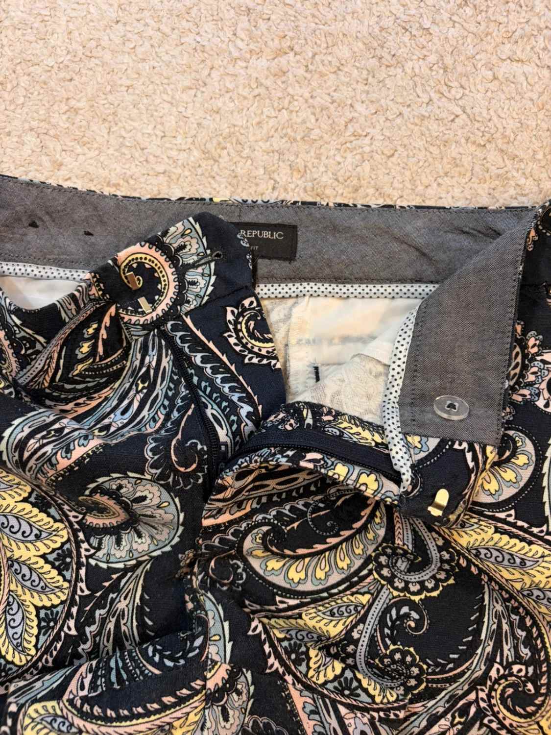 🍌🖤 Short Banana Republic Hampton Fit à Motif Jaune/Bleu - Élégance Estivale