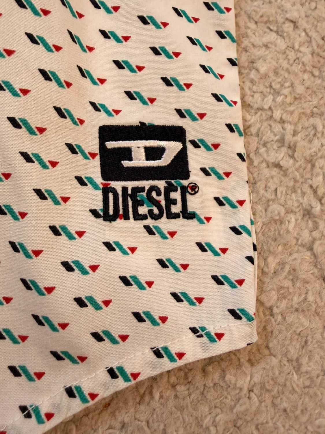 🎨 Chemise Diesel Blanc à Motif Coloré - Audacieuse & Branchée