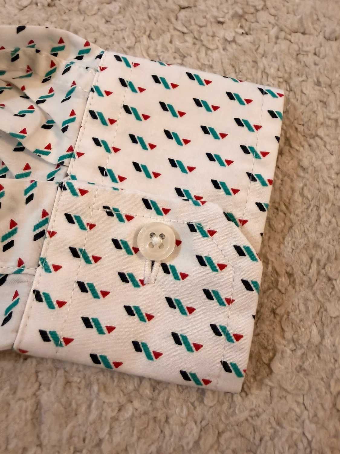 🎨 Chemise Diesel Blanc à Motif Coloré - Audacieuse & Branchée
