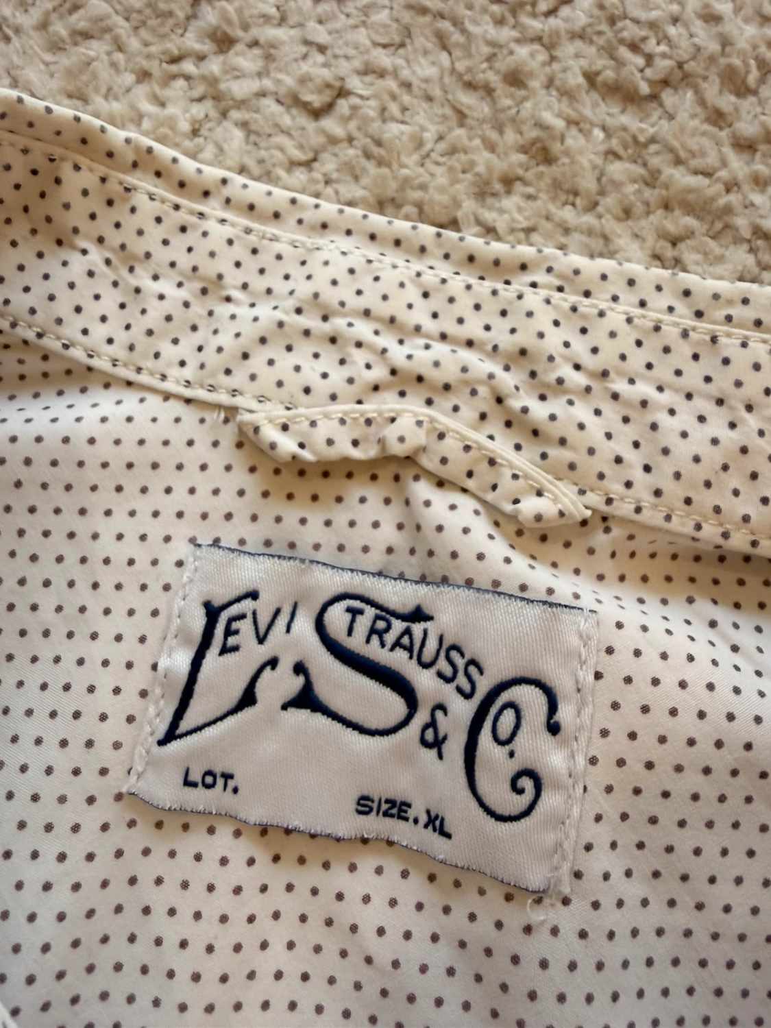 Camicia Levi's Bianco con Motivo Grigio - Minimalismo & Versatilità