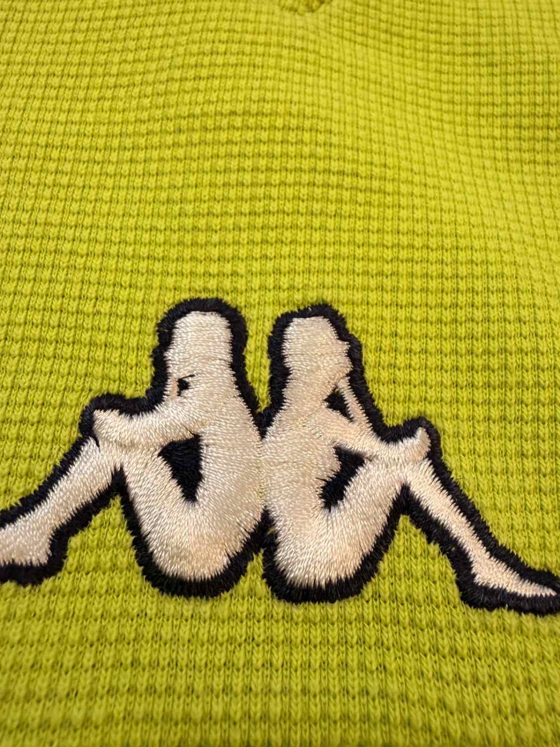 🍀 T-shirt Kappa Logo Brode Col V Vert - Sportif & Confortable