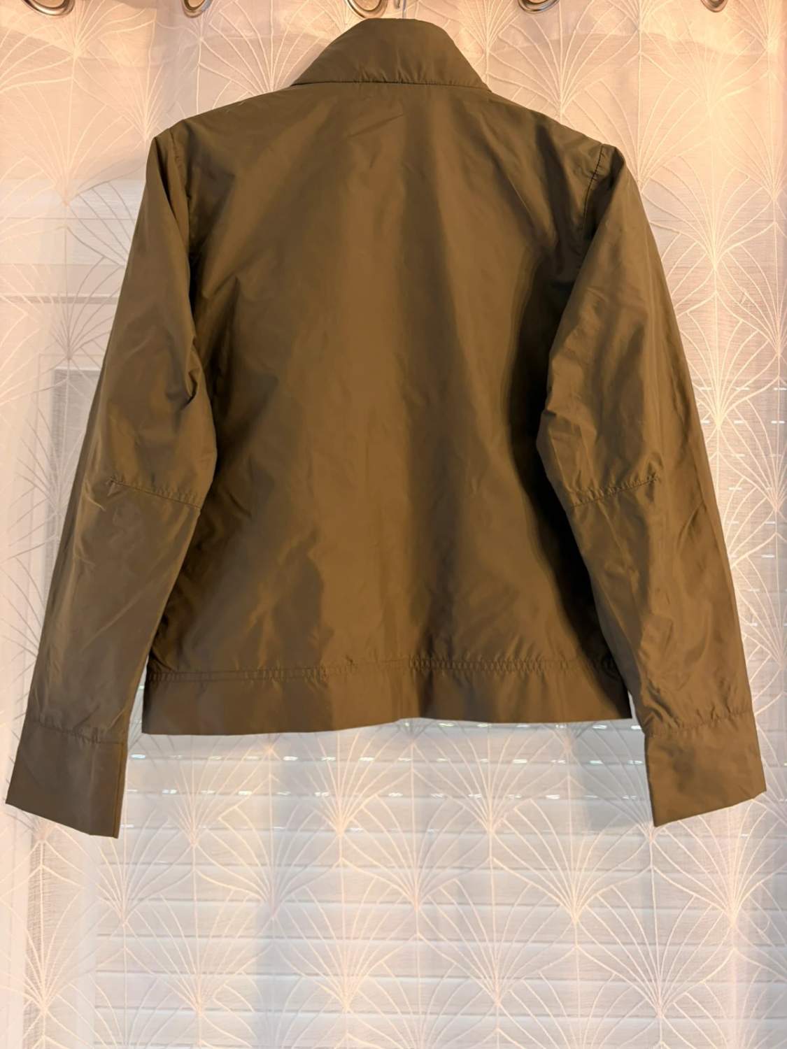 🤎 Veste Reebok Imperméable à Capuche Kaki - Protection & Style