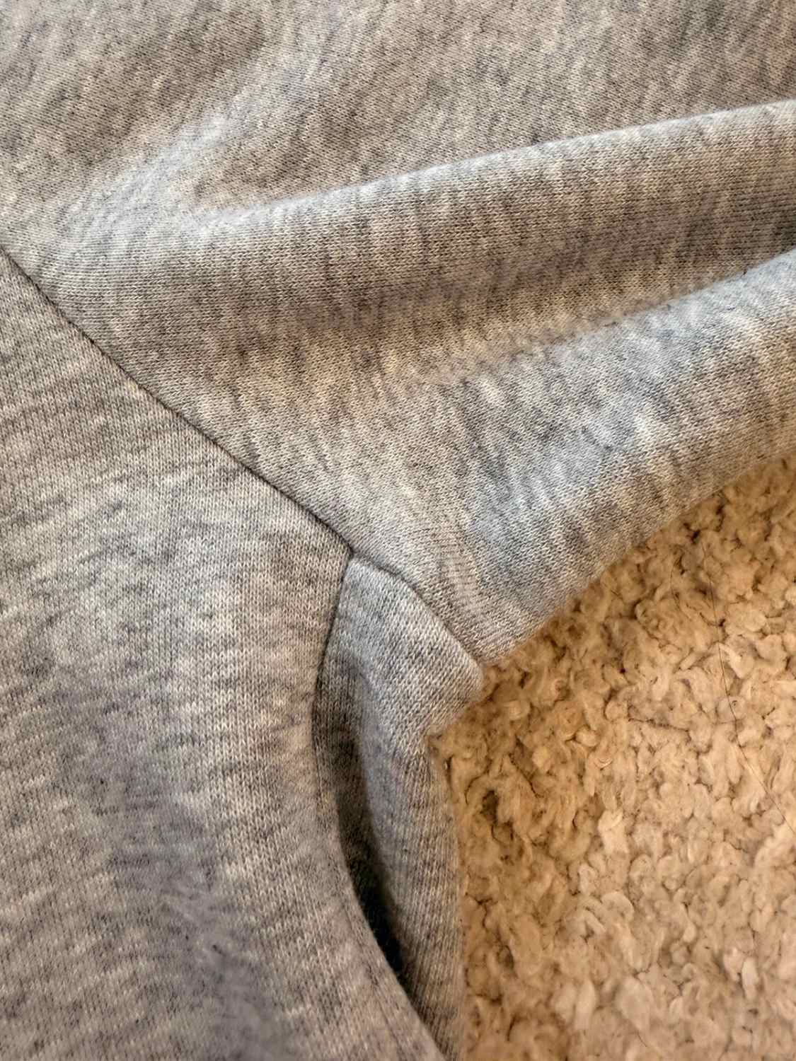 🧥 Veste Adidas à Capuche Zip Grise - Confortable & Pratique