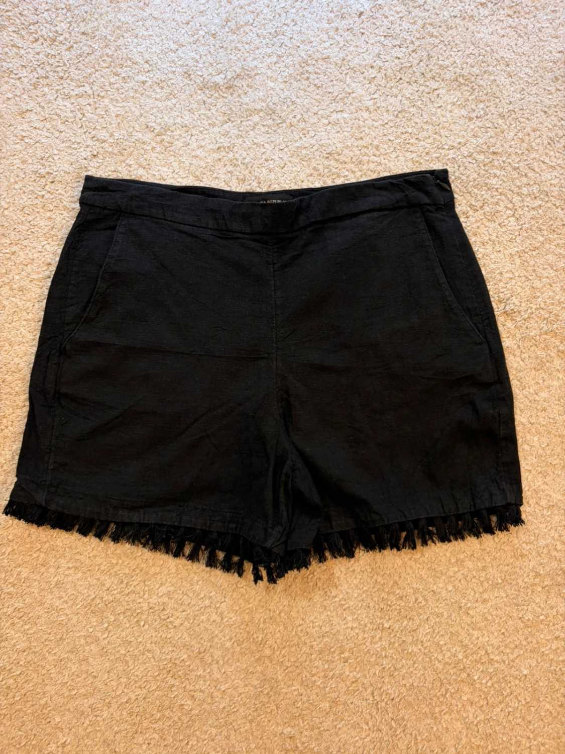 🌿 Short Banana Republic Noir Lin - Léger & Élégant