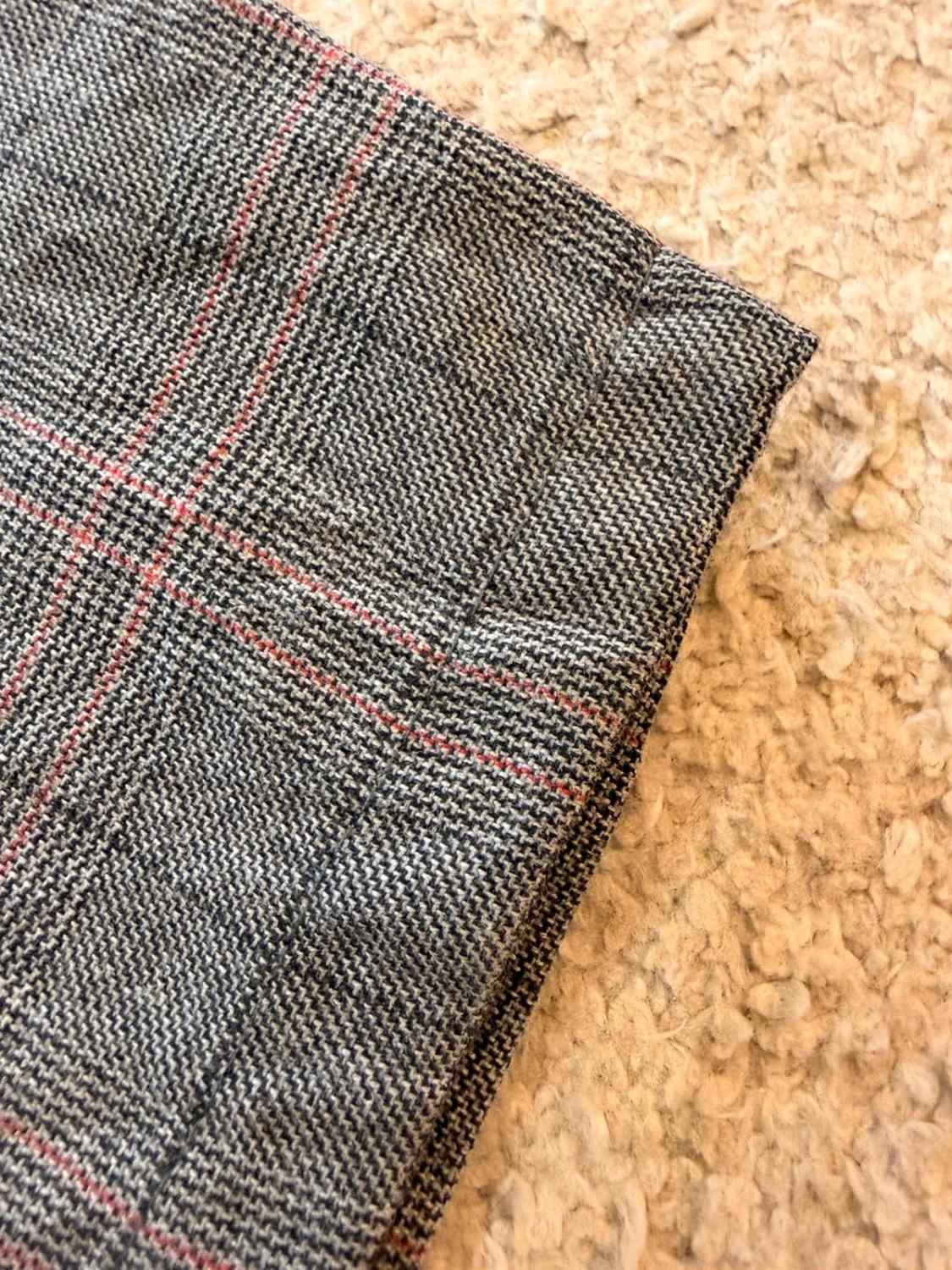 🎲🩳 Short Banana Republic "Martin Fit" à Carreaux Gris/Noir/Rouge - Audacieux & Casual