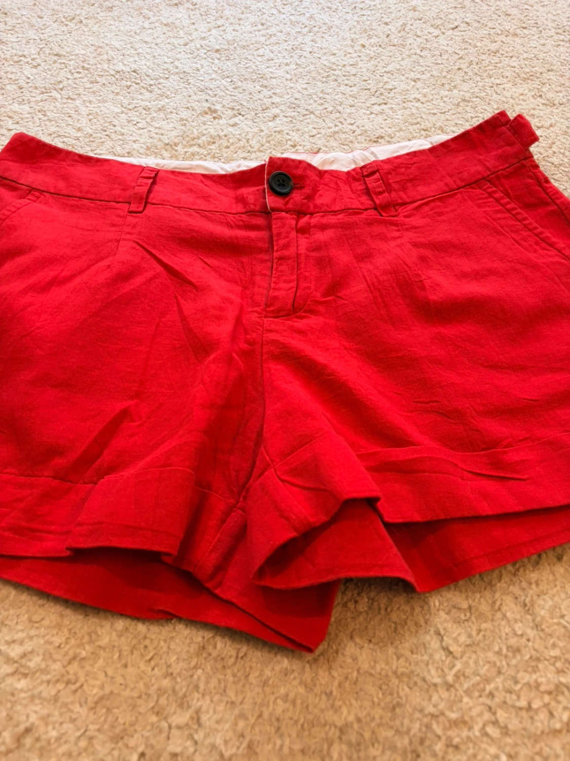 🩳 Short Banana Republic "Martin Fit" Rouge Lin - Audacieux & Élégant