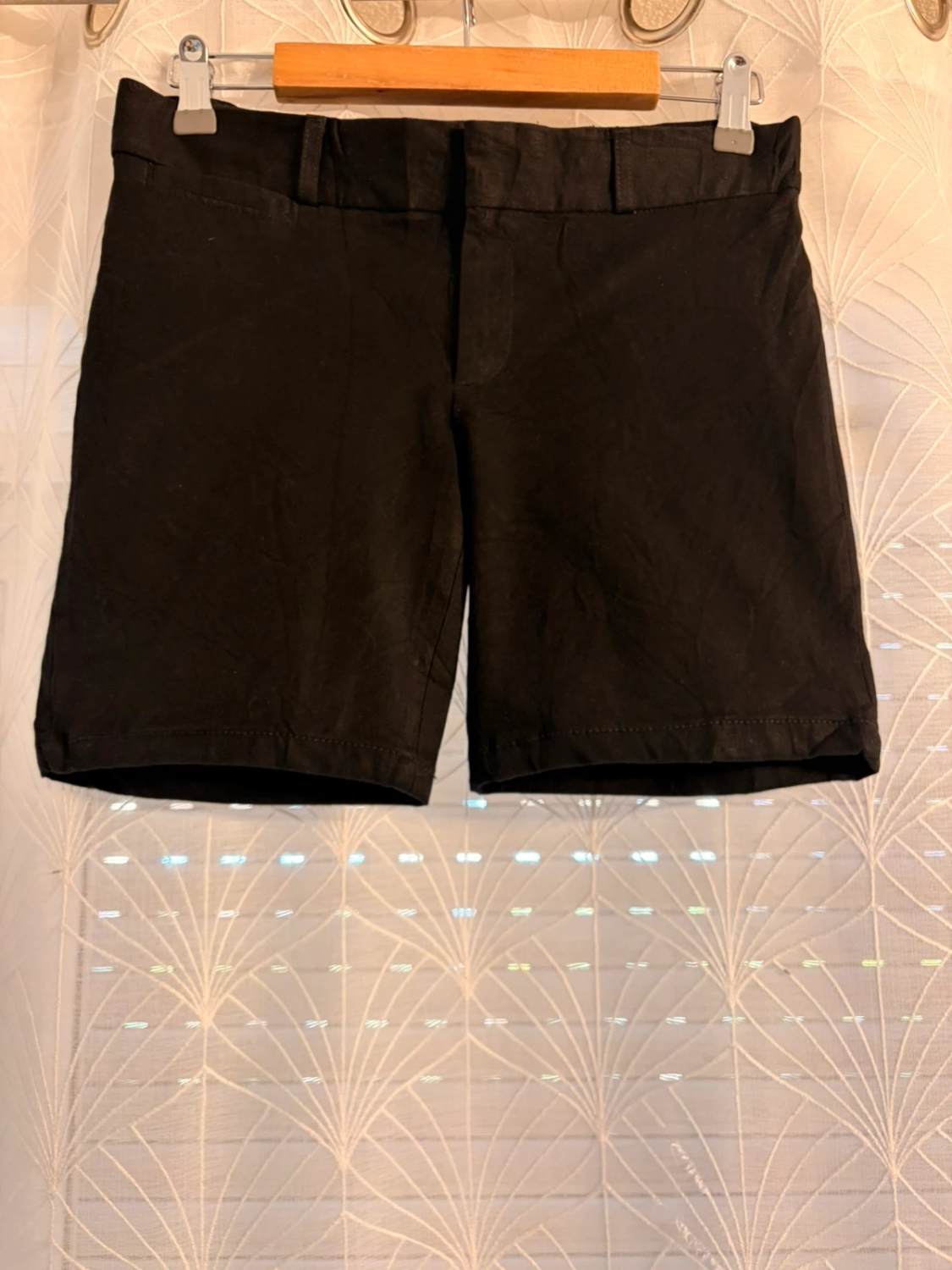 🖤👗 Short Banana Republic "Sloan Fit" Noir - Silhouette Élégante & Féminine