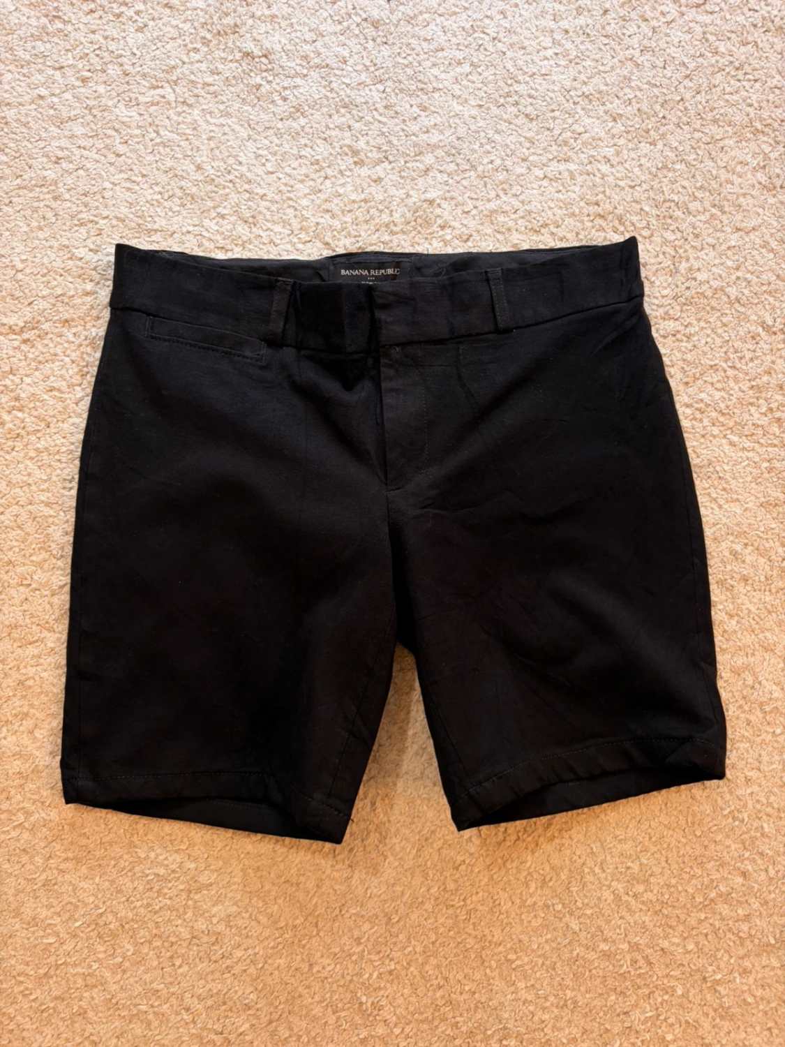 🖤👗 Short Banana Republic "Sloan Fit" Noir - Silhouette Élégante & Féminine