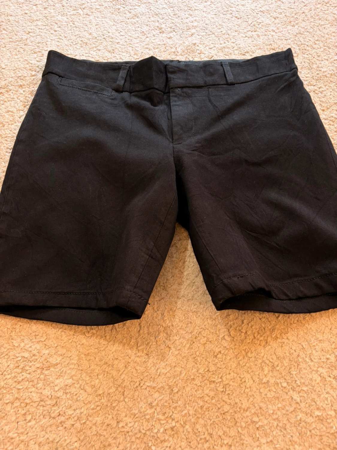 🖤👗 Short Banana Republic "Sloan Fit" Noir - Silhouette Élégante & Féminine