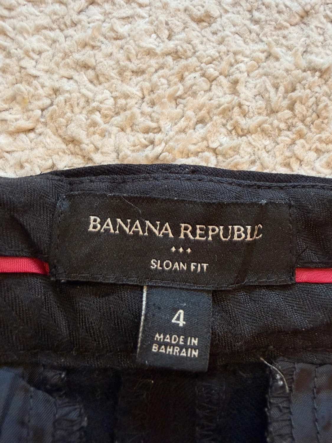🖤👗 Short Banana Republic "Sloan Fit" Noir - Silhouette Élégante & Féminine