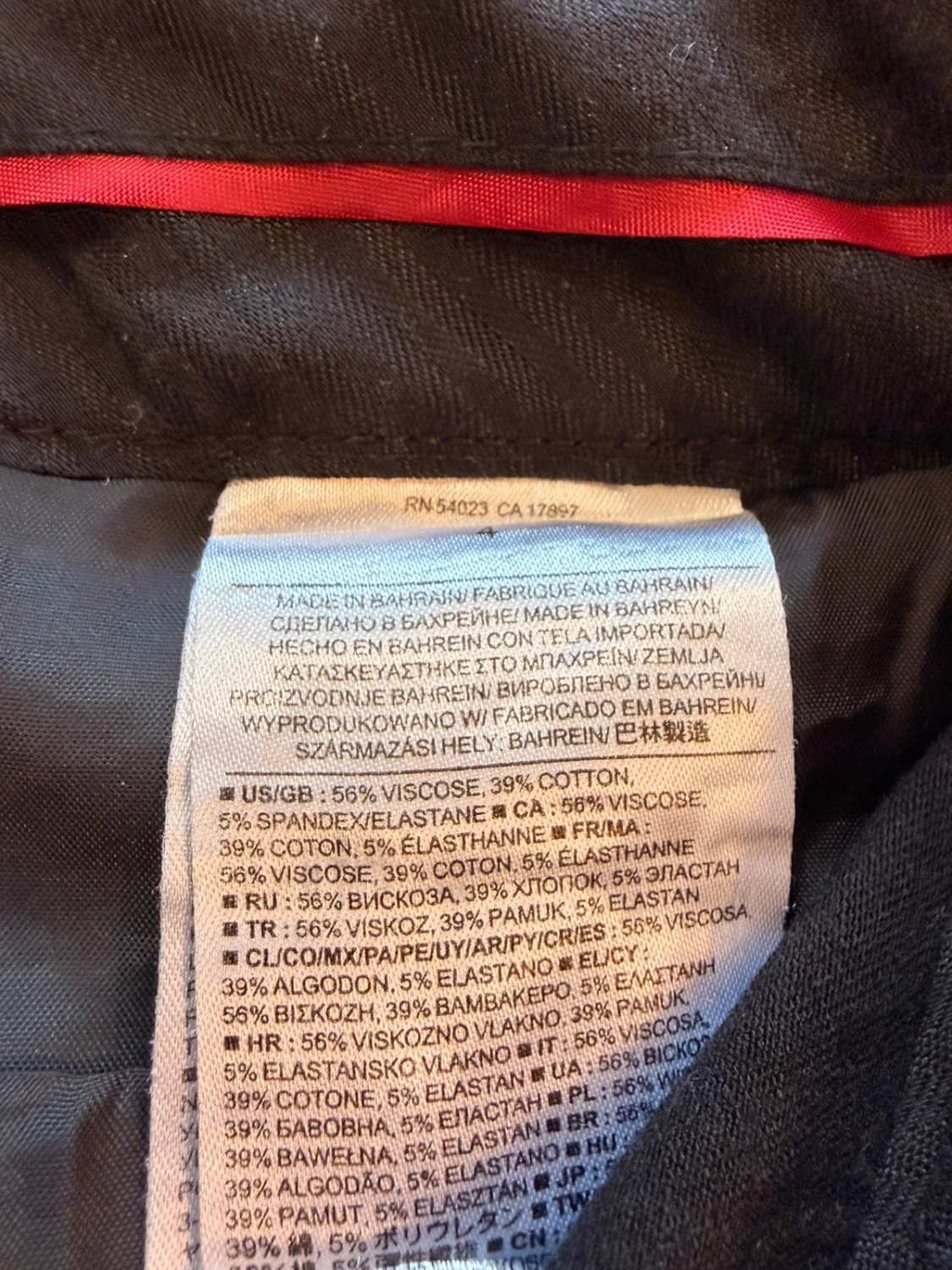 🖤👗 Short Banana Republic "Sloan Fit" Noir - Silhouette Élégante & Féminine