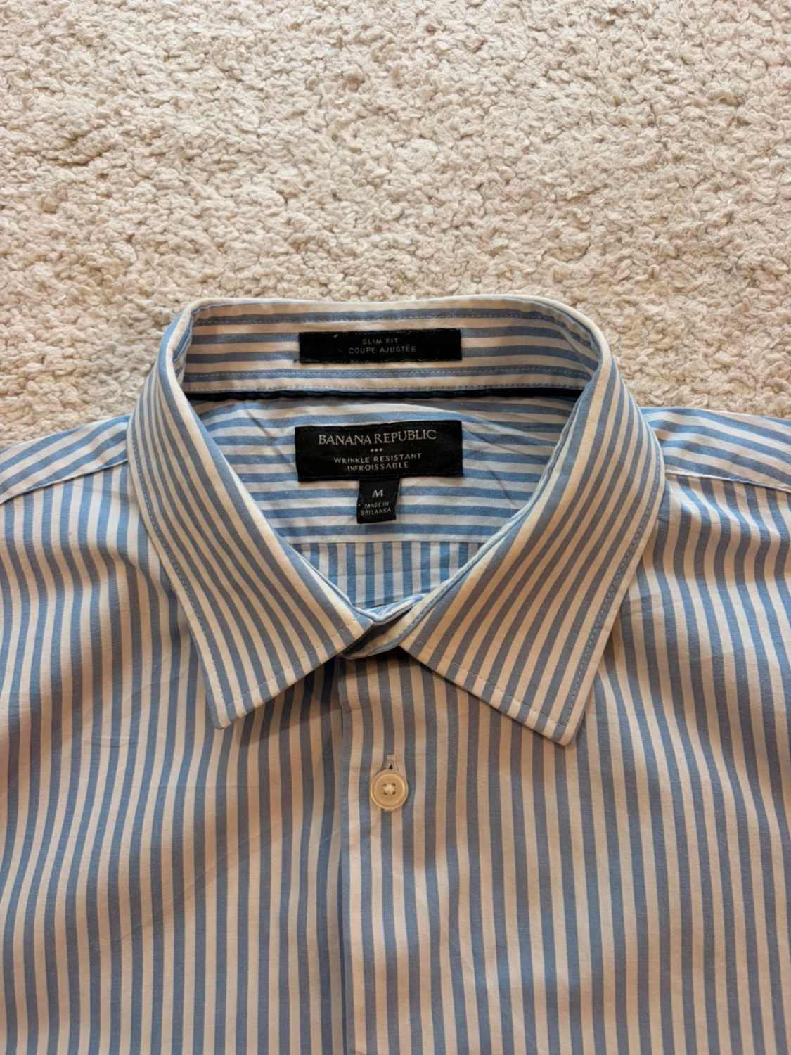 💙🤍 Banana Republic Slim Fit Kreukvrij Overhemd met Lichtblauw/Witte Strepen - Praktisch & Elegant