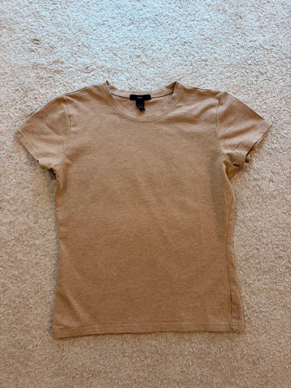 🟤👕 T-shirt Gap Beige - Confort Minimaliste & Douceur