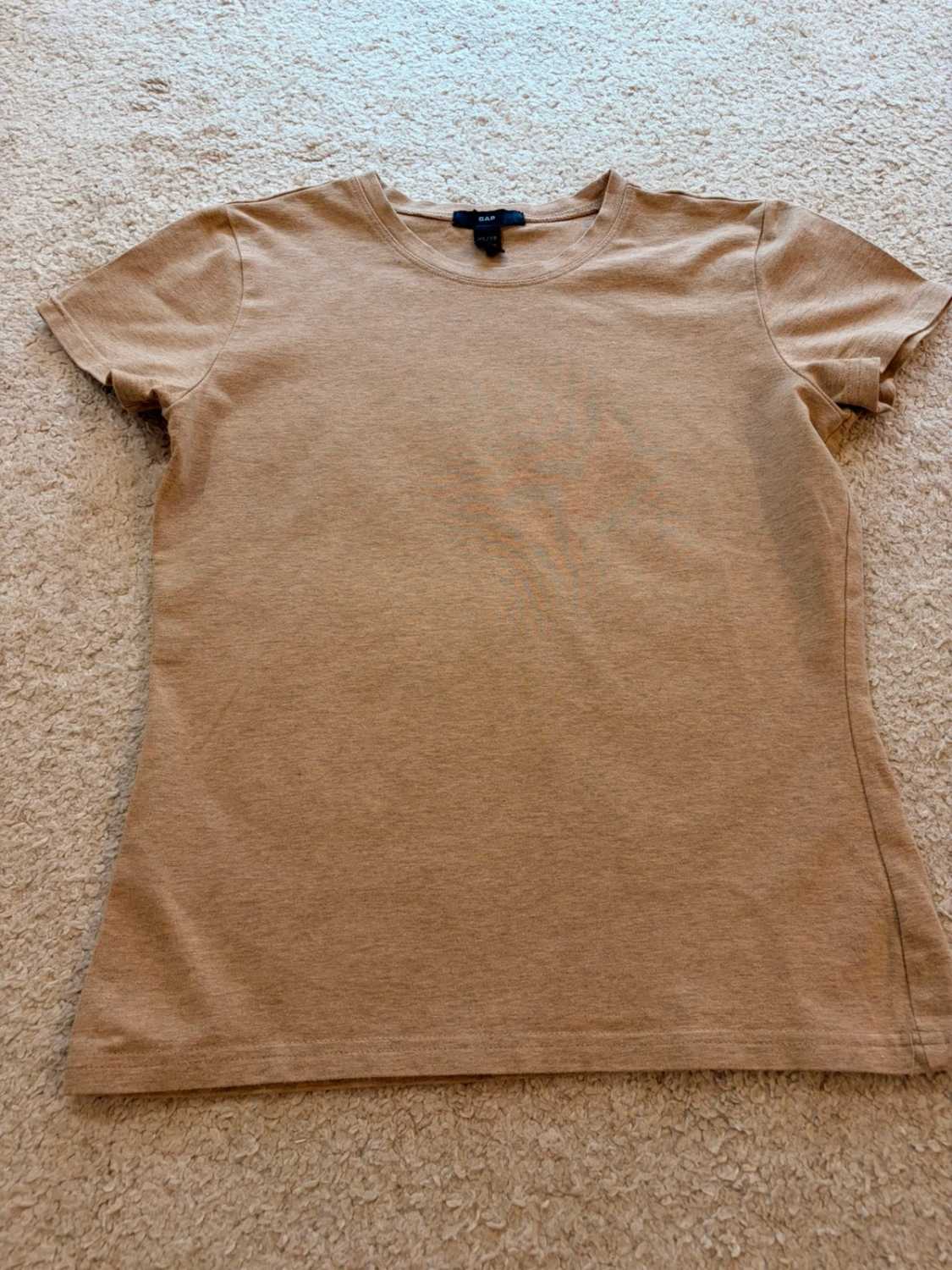 🟤👕 T-shirt Gap Beige - Confort Minimaliste & Douceur