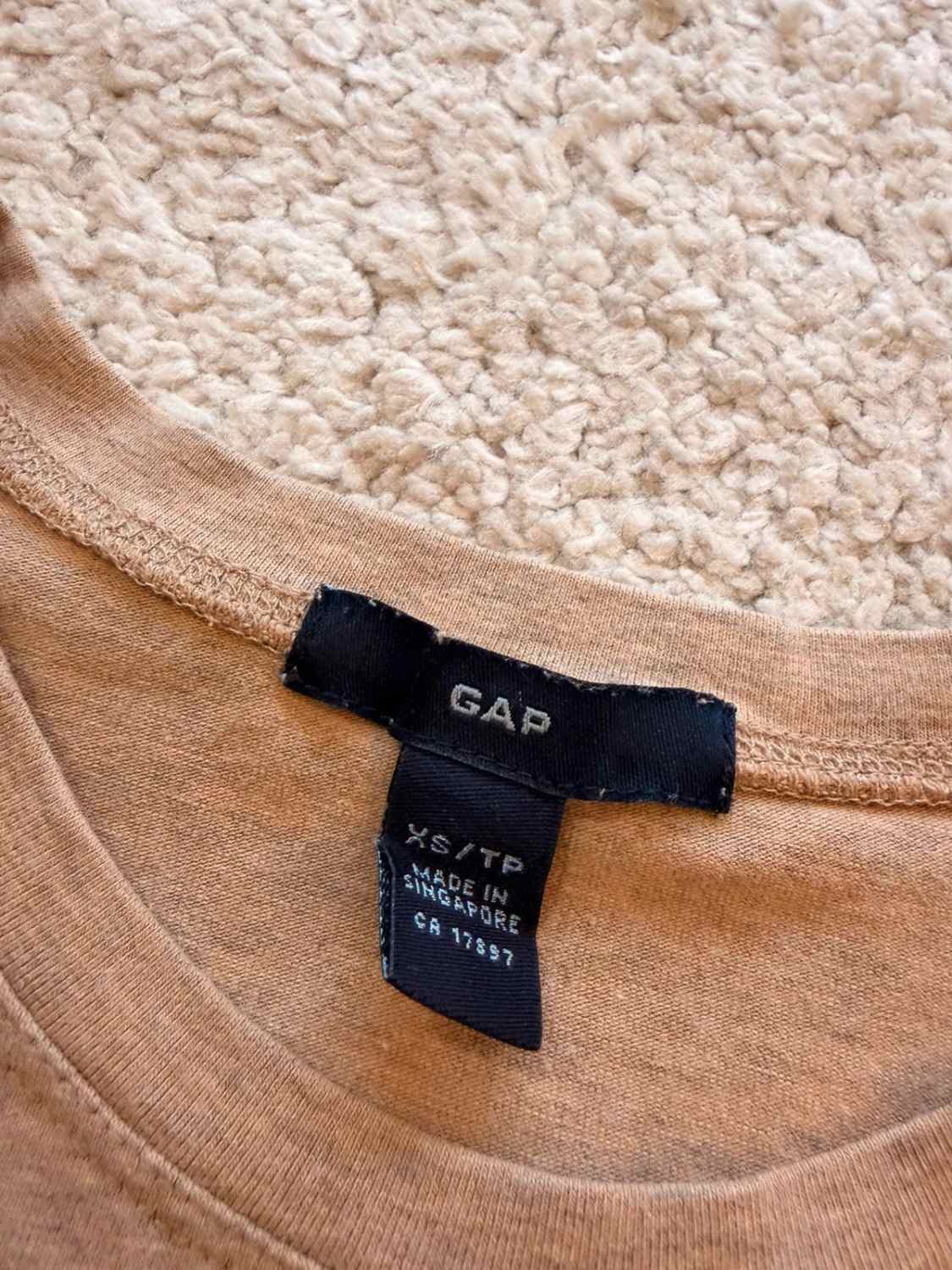 🟤👕 T-shirt Gap Beige - Confort Minimaliste & Douceur