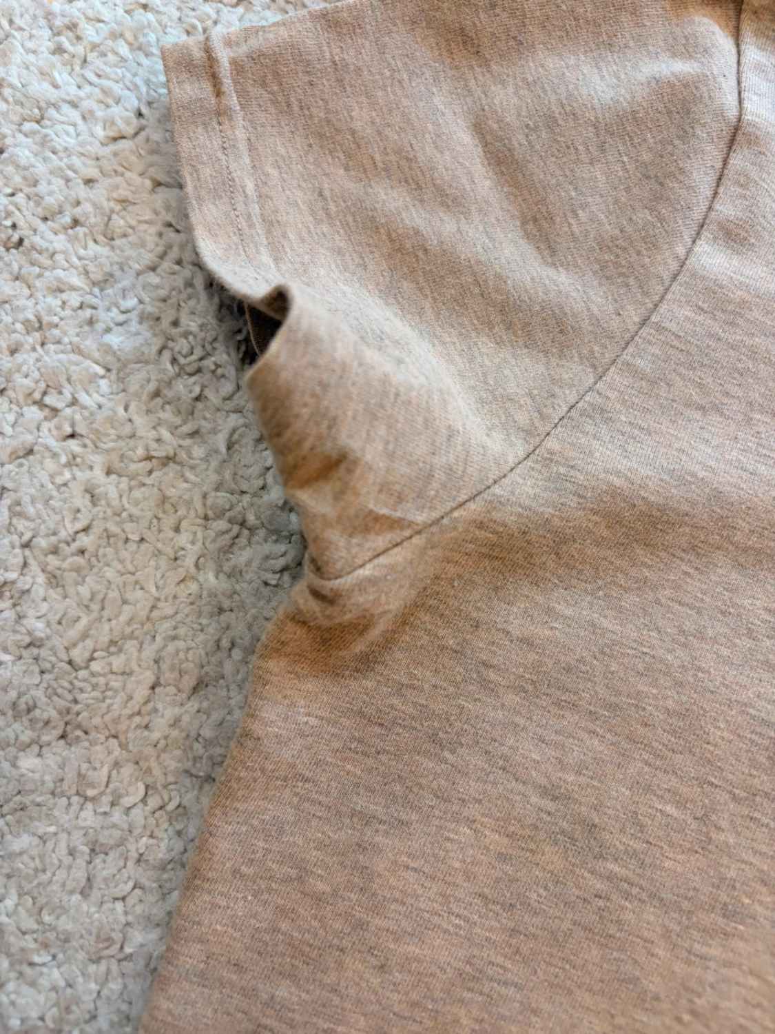 🟤👕 T-shirt Gap Beige - Confort Minimaliste & Douceur