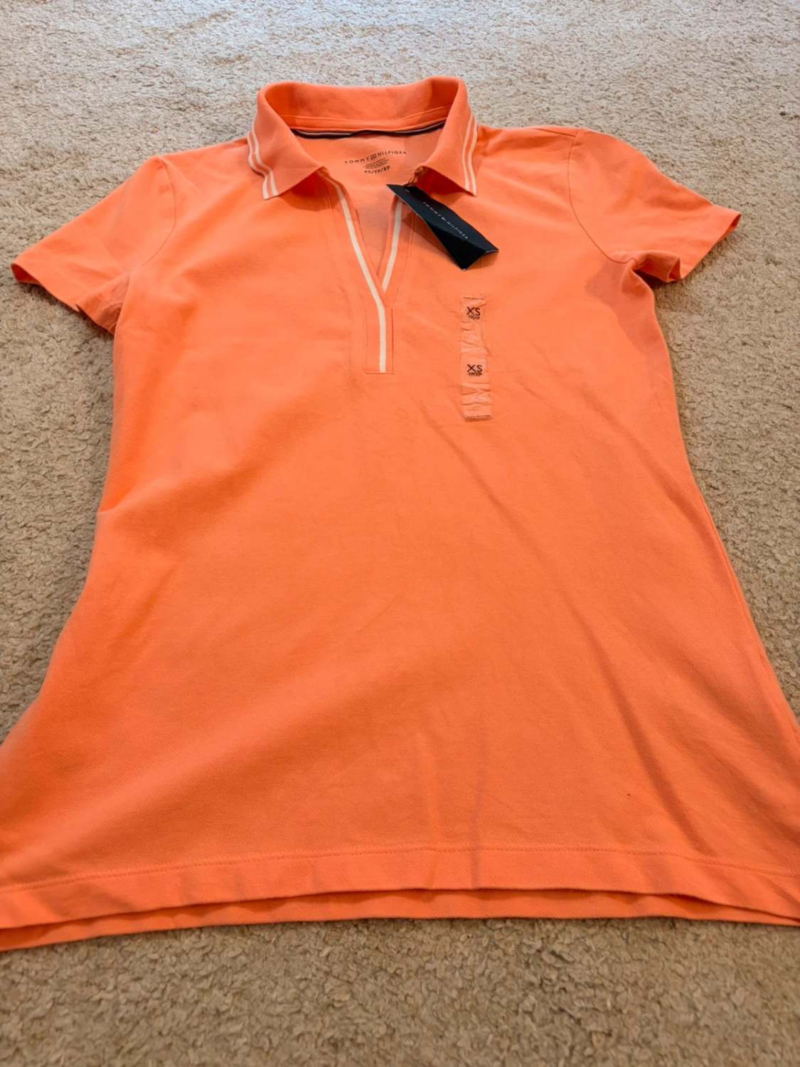 🍑Polo Tommy Hilfiger Col V Abricot Neuf Avec Étiquette