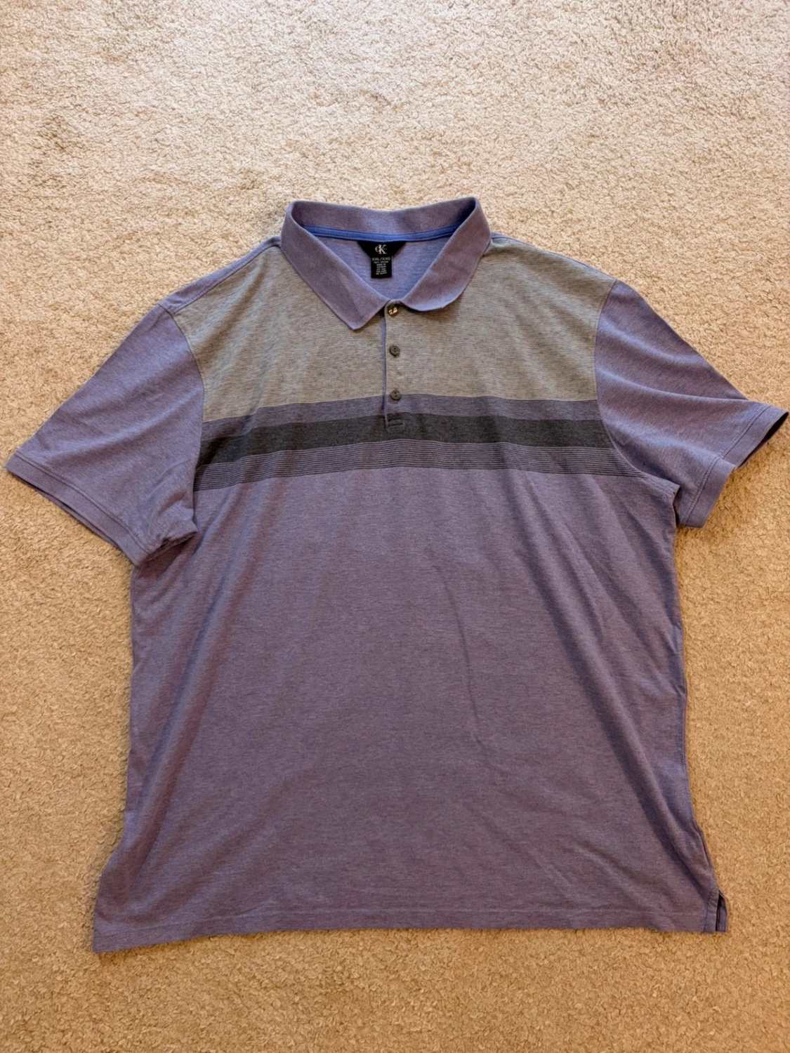 💜 Polo Calvin Klein Lilas/Gris - Minimalisme & Coupe Moderne