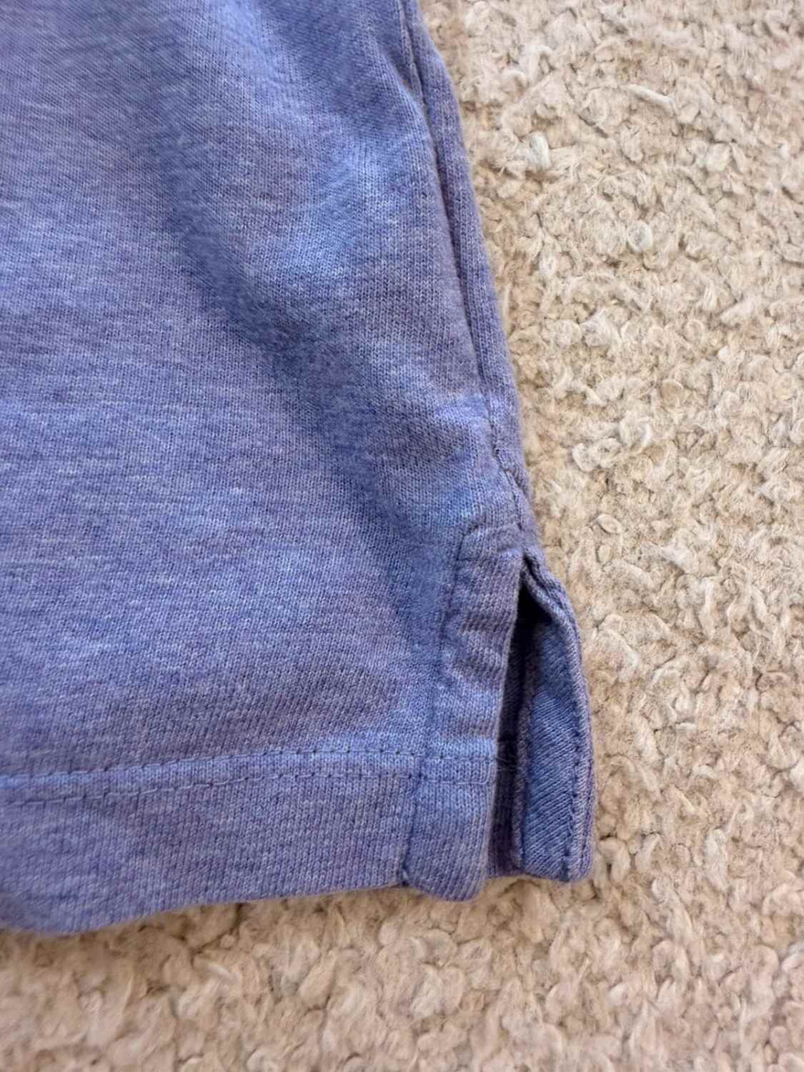 💜 Polo Calvin Klein Lilas/Gris - Minimalisme & Coupe Moderne