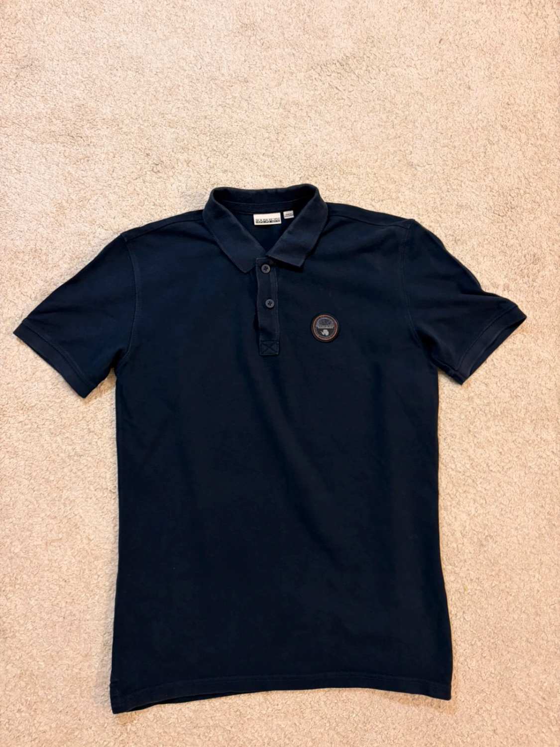 Polo Napapijri Noir - Aventure & Style Urbain
