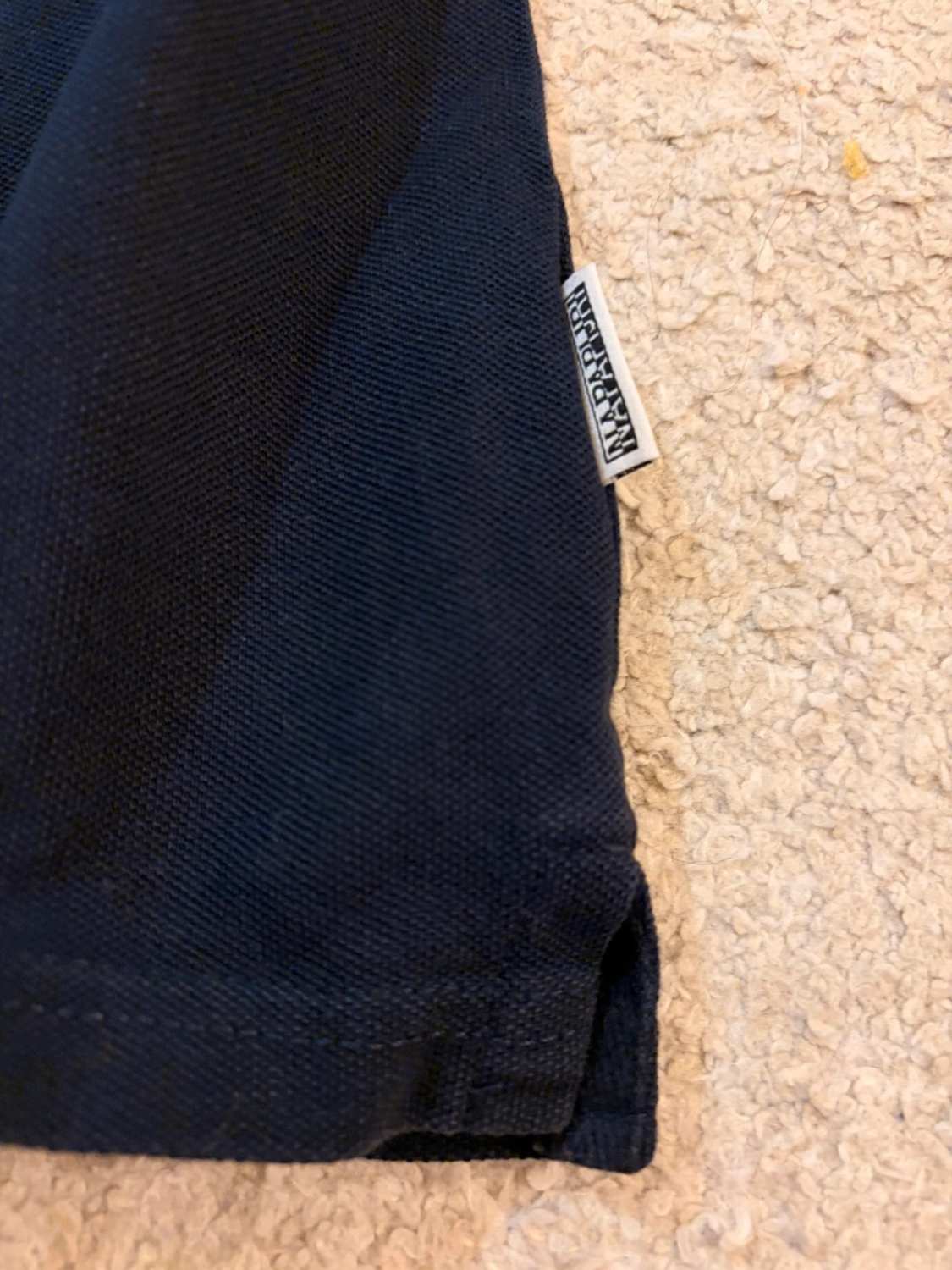 Polo Napapijri Noir - Aventure & Style Urbain