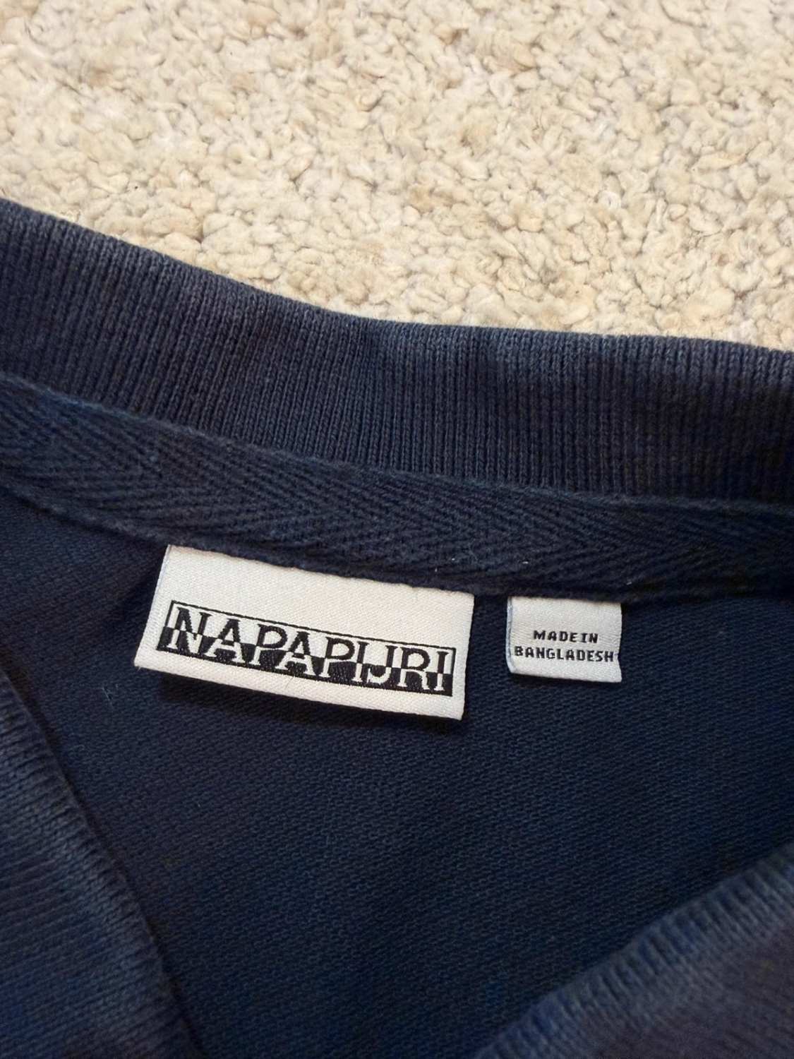 Polo Napapijri Noir - Aventure & Style Urbain