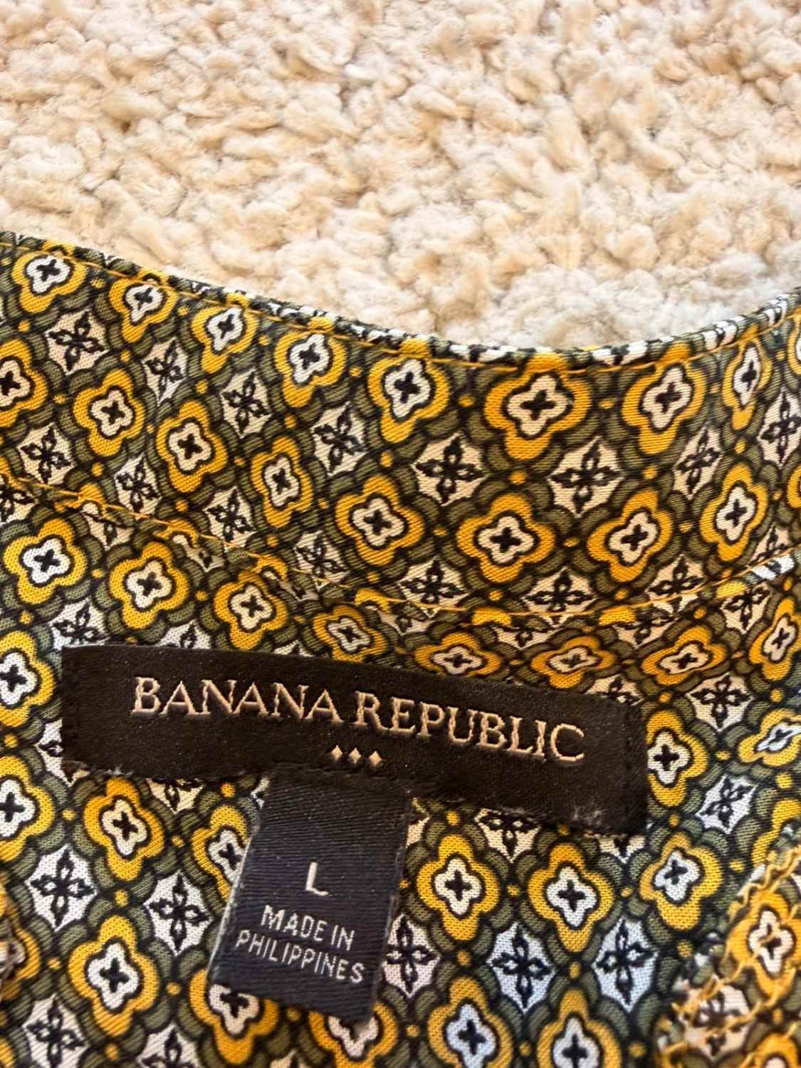 🟡🤍 Blouse Banana Republic Sans Manches à Motif Kaki/Blanc/Moutarde - Graphique & Chic