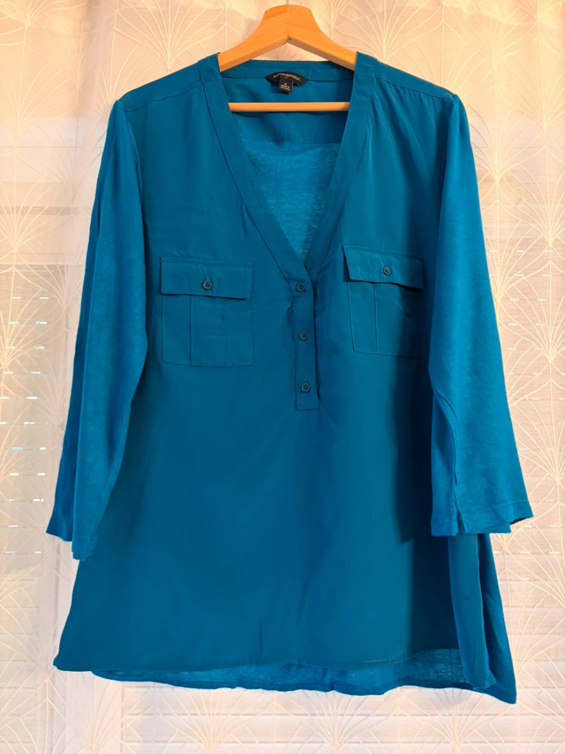 🔵👕 Blouse Banana Republic Col V Bleu - Coupe Fluide & Confortable