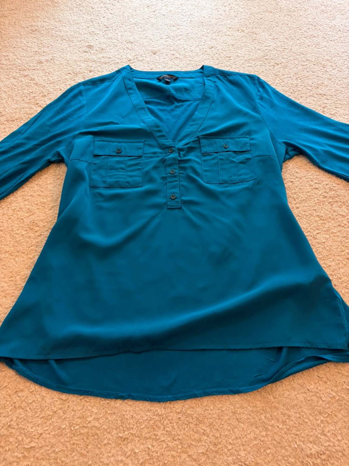 🔵👕 Blouse Banana Republic Col V Bleu - Coupe Fluide & Confortable