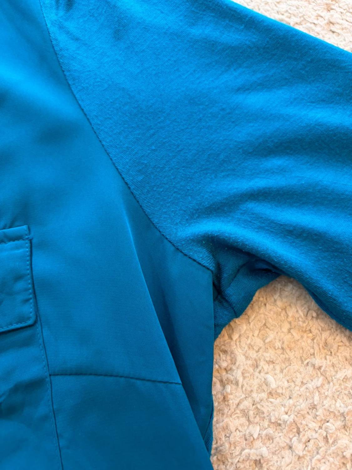 🔵👕 Blouse Banana Republic Col V Bleu - Coupe Fluide & Confortable