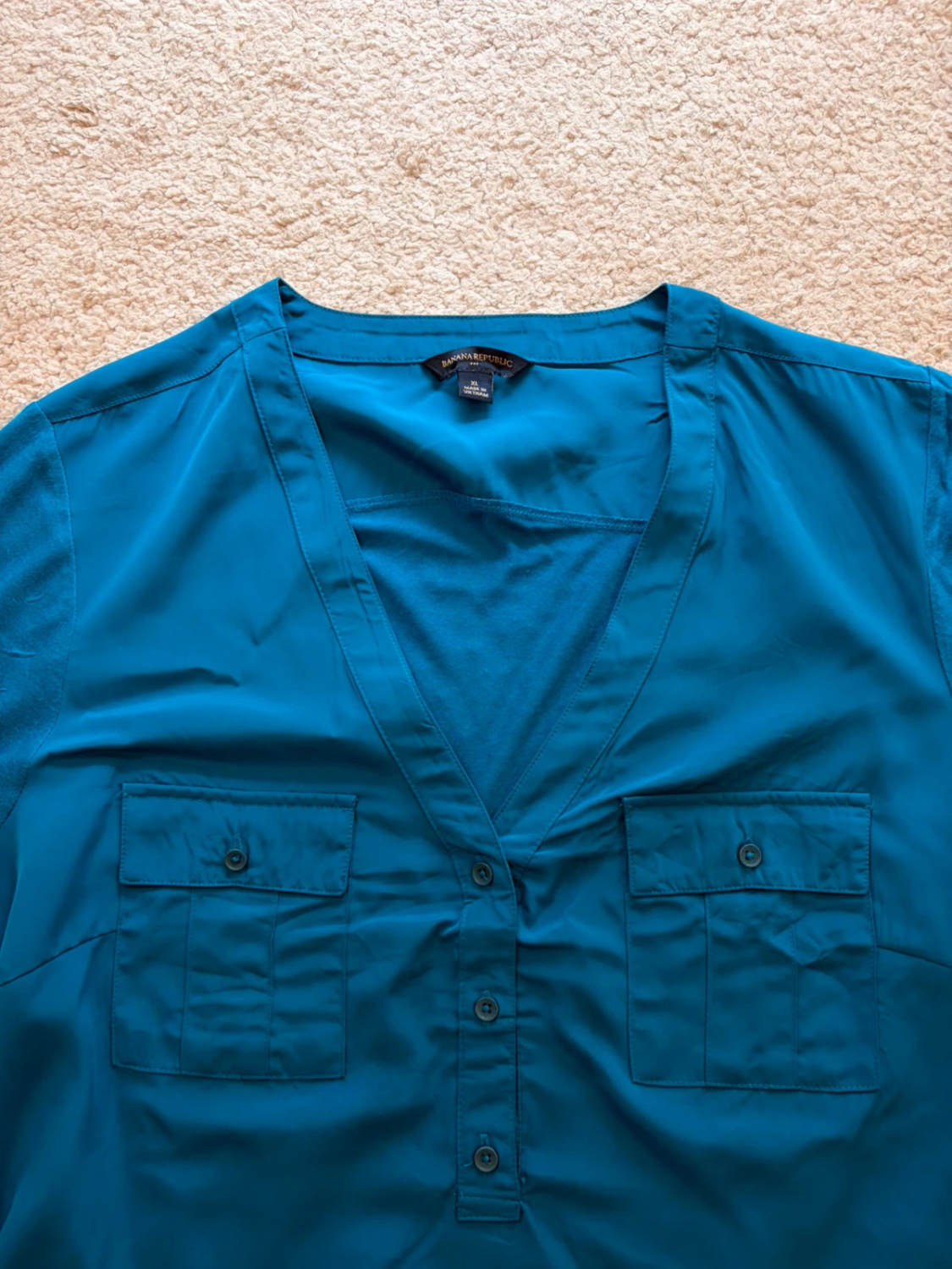 🔵👕 Blouse Banana Republic Col V Bleu - Coupe Fluide & Confortable