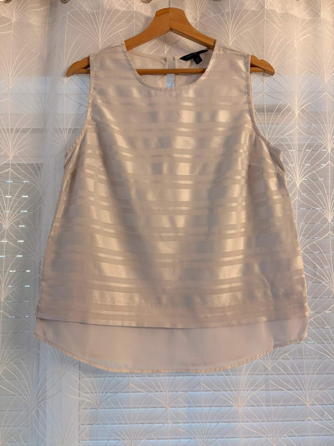 Blouse Banana Republic Sans Manches à Rayures Gris - Moderne & Structurée