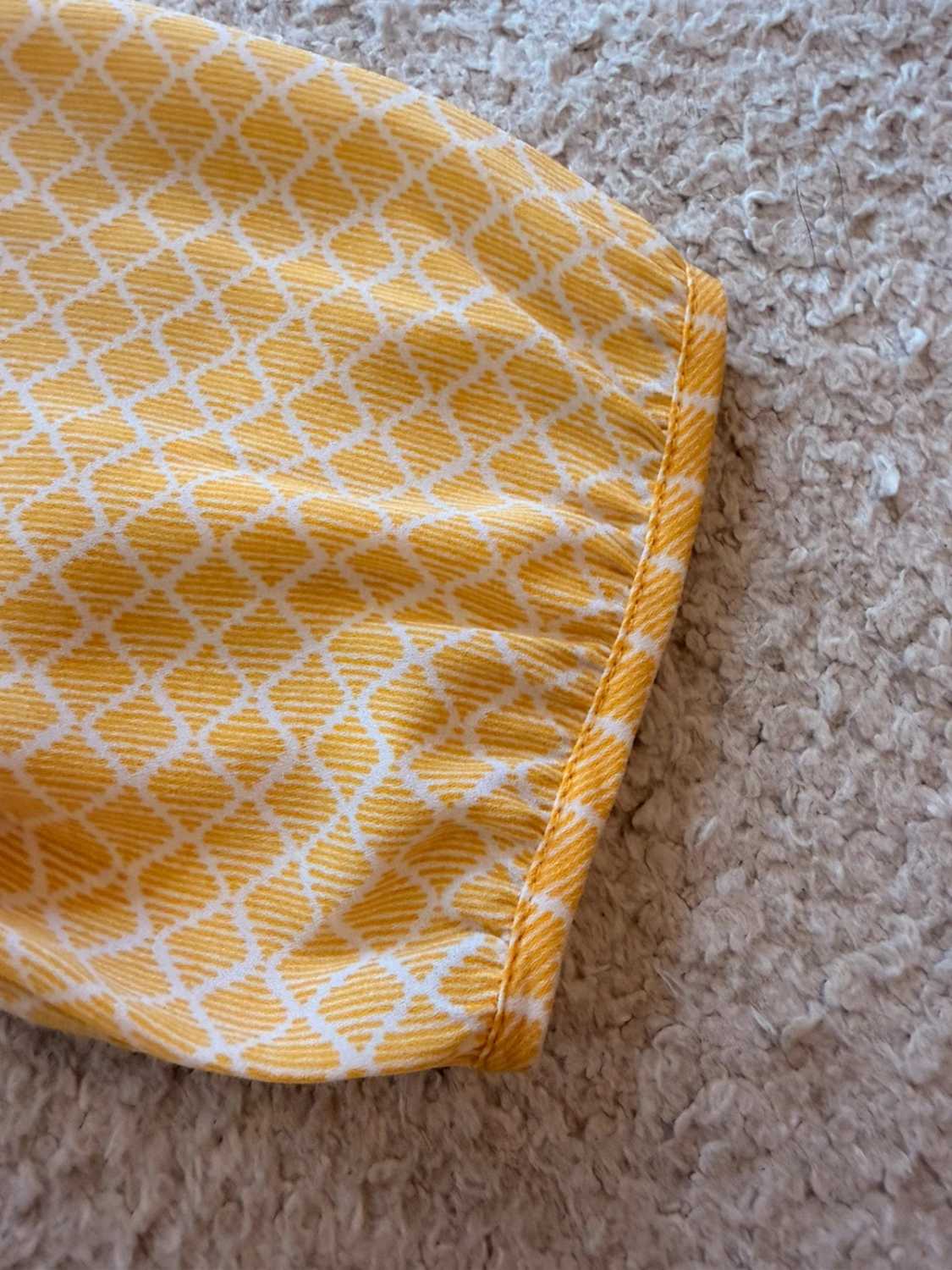 Blouse Banana Republic Col V Jaune/Blanc - Éclatante & Féminine
