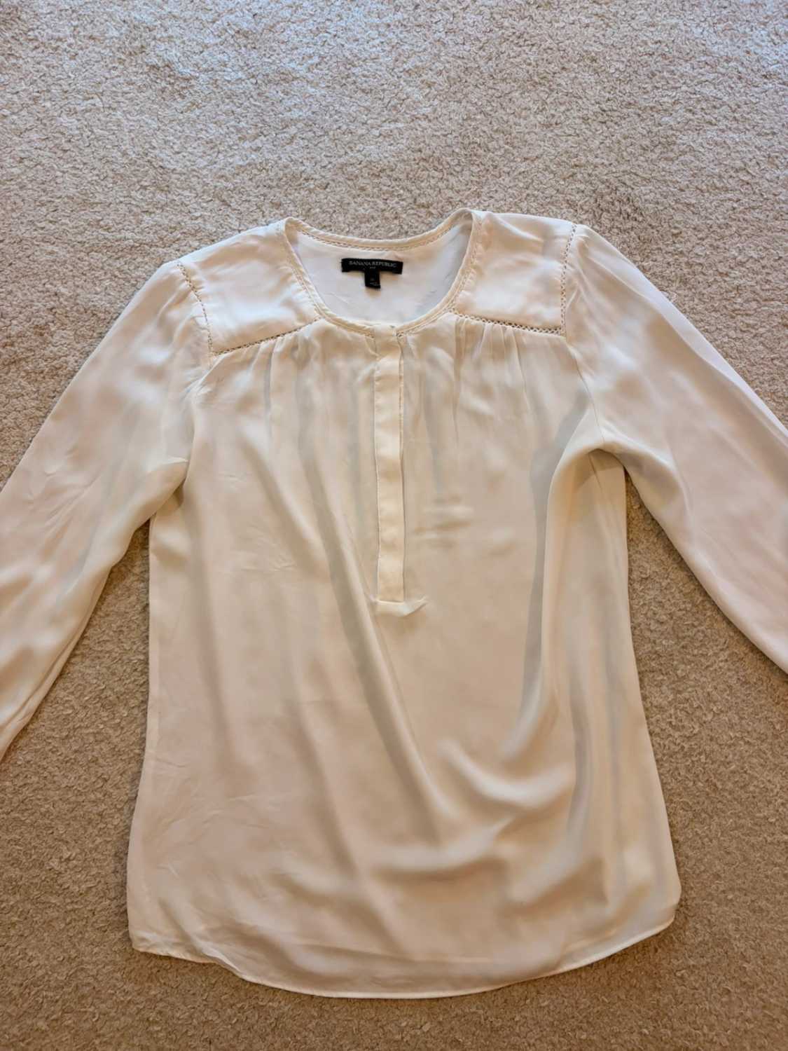 Blouse Banana Republic Blanc - Minimaliste & Polyvalente