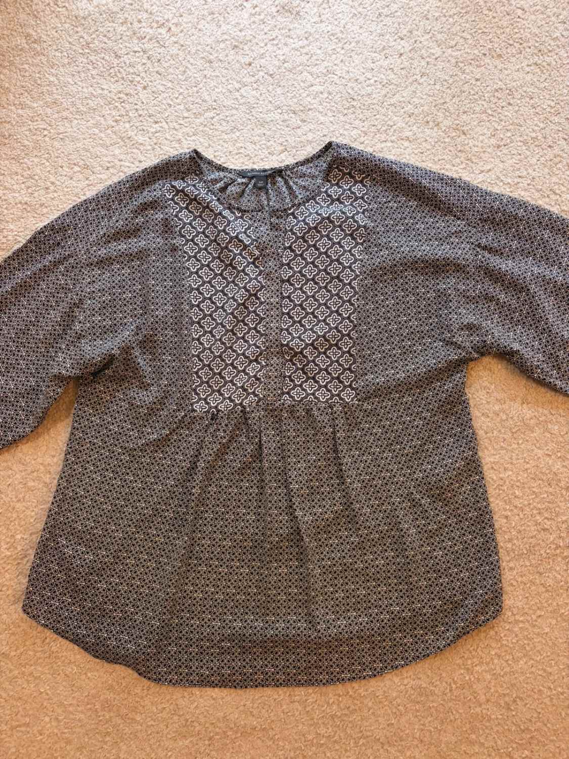 Blouse Banana Republic Noir/Blanc - Minimaliste & Polyvalente