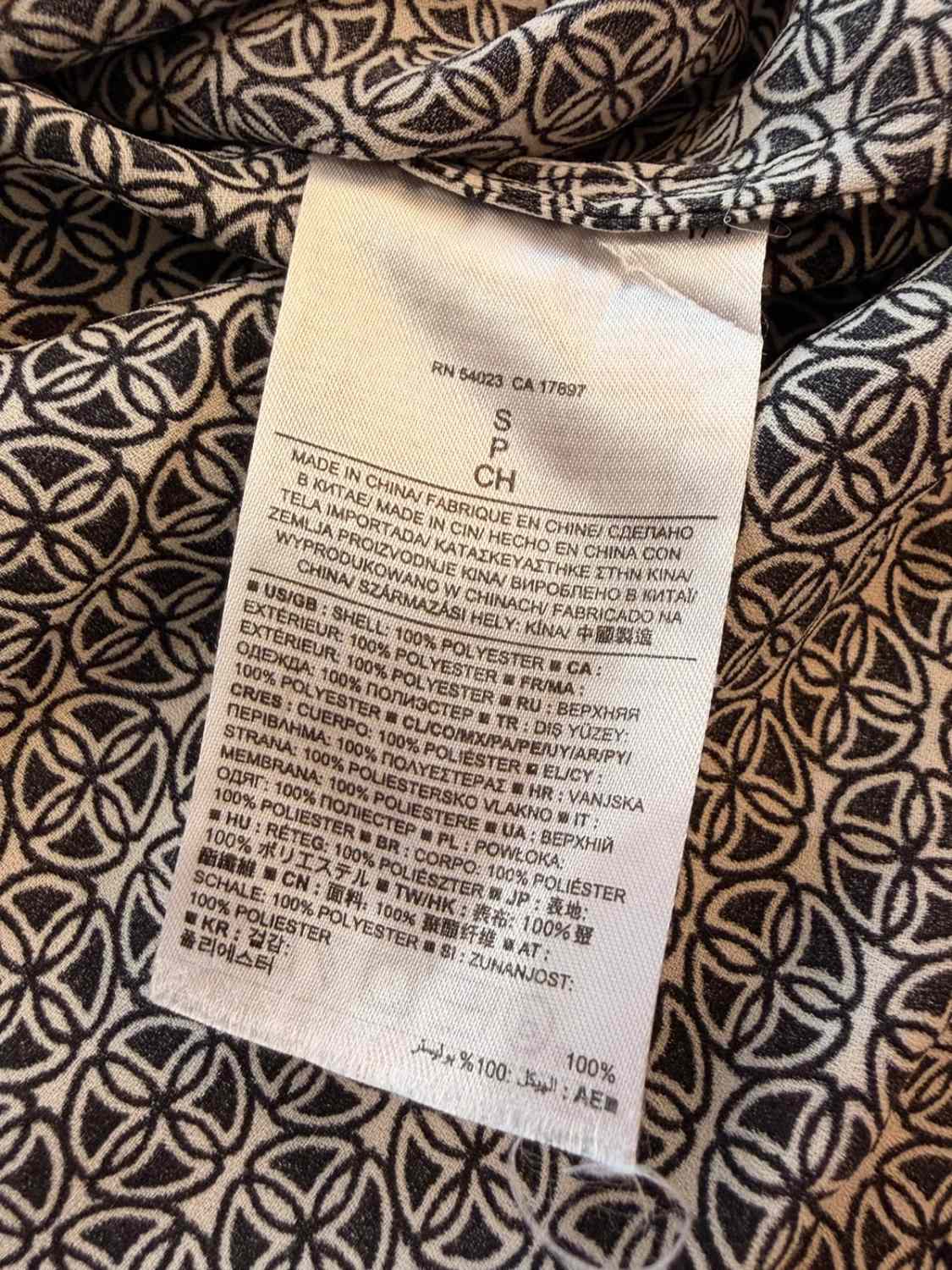 Blouse Banana Republic Noir/Blanc - Minimaliste & Polyvalente