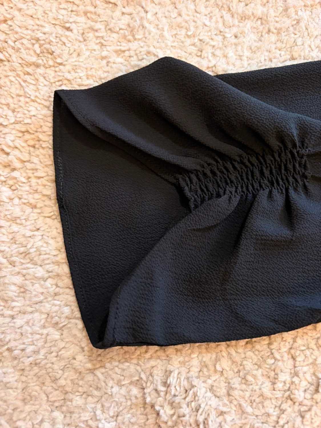 Blouse Banana Republic Noir - Épurée & Polyvalente