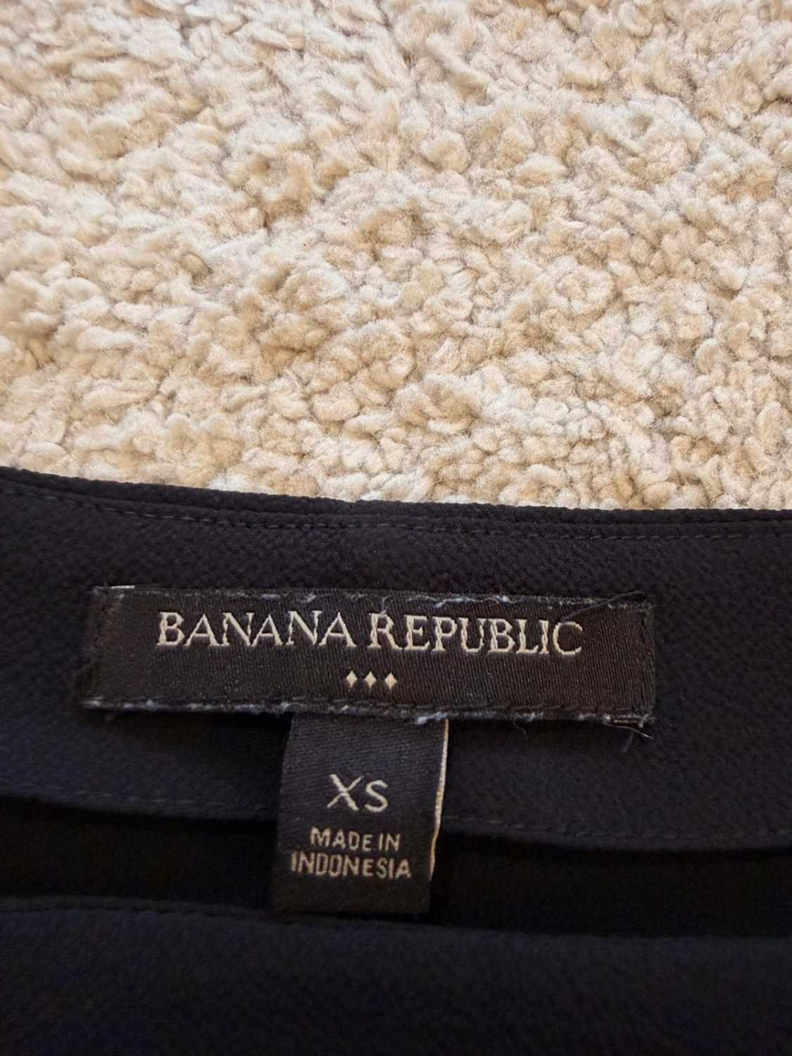 Blouse Banana Republic Noir - Épurée & Polyvalente