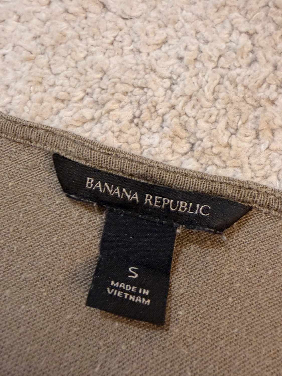Blouse Banana Republic Sans Manches Kaki Lyocell - Écoresponsable & Élégante