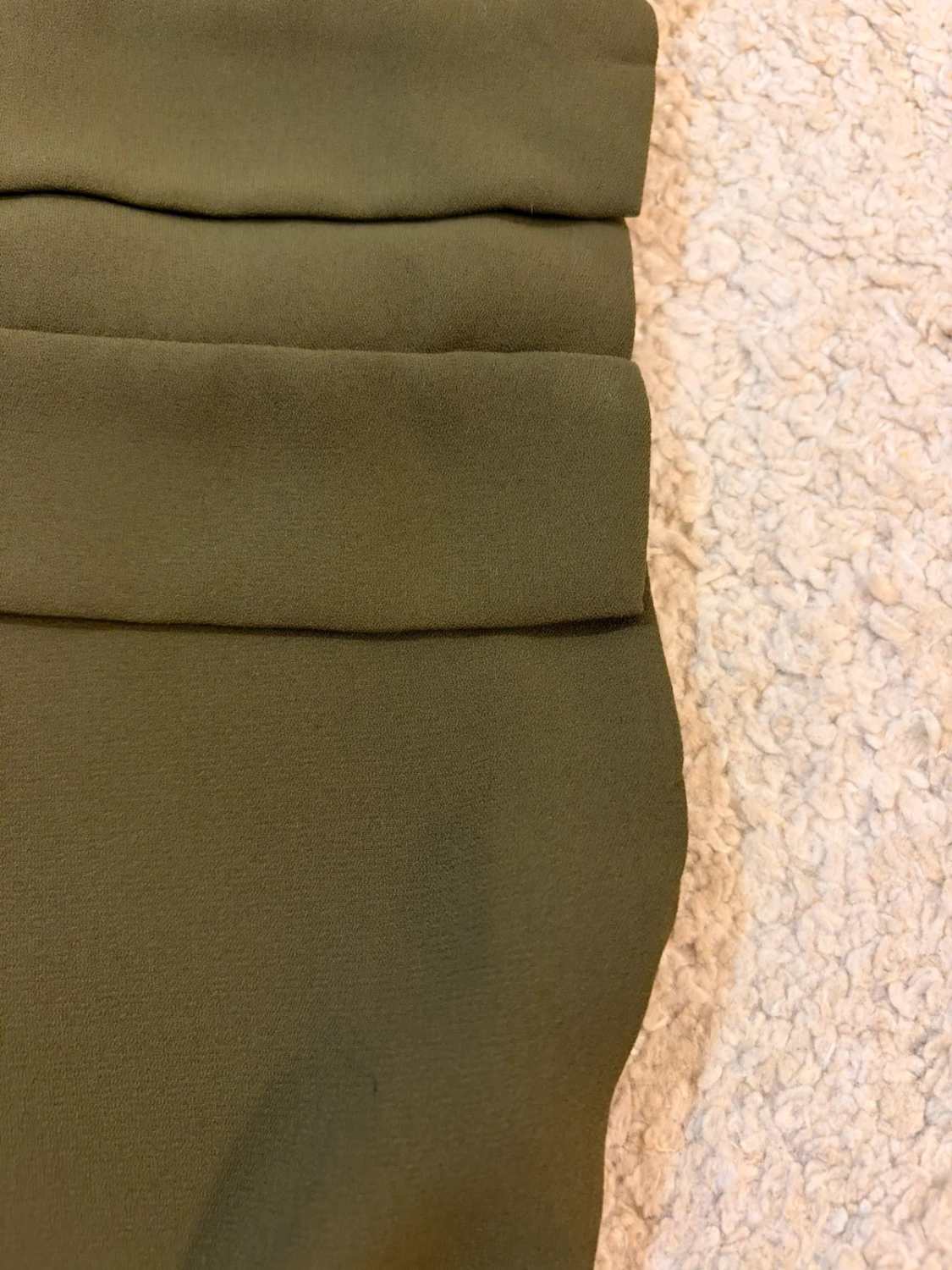Blouse Banana Republic Sans Manches Kaki - Minimaliste & Structurée