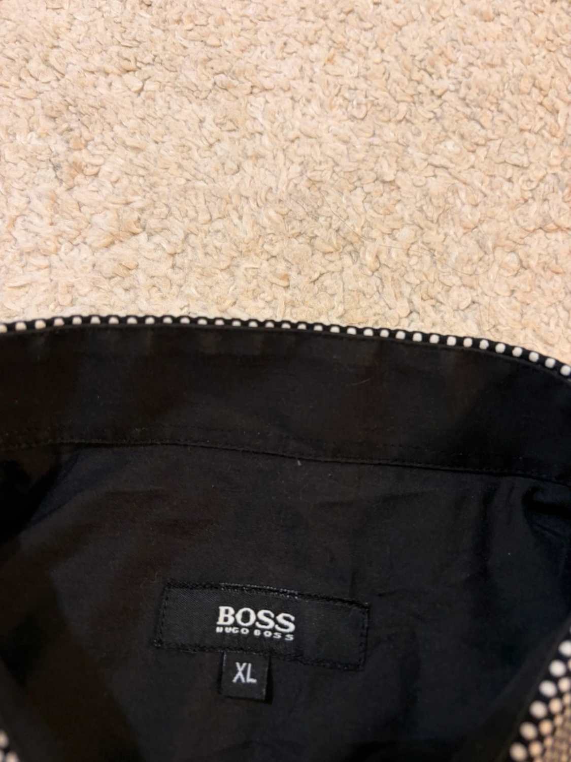 ⬛ Chemise Hugo Boss à motifs Noir & Blanc - XL
