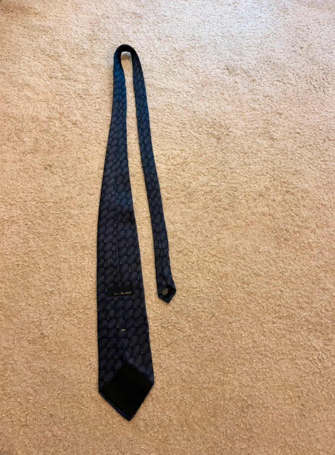👔 Cravate Bill Blass - Soie Noir & Bleu