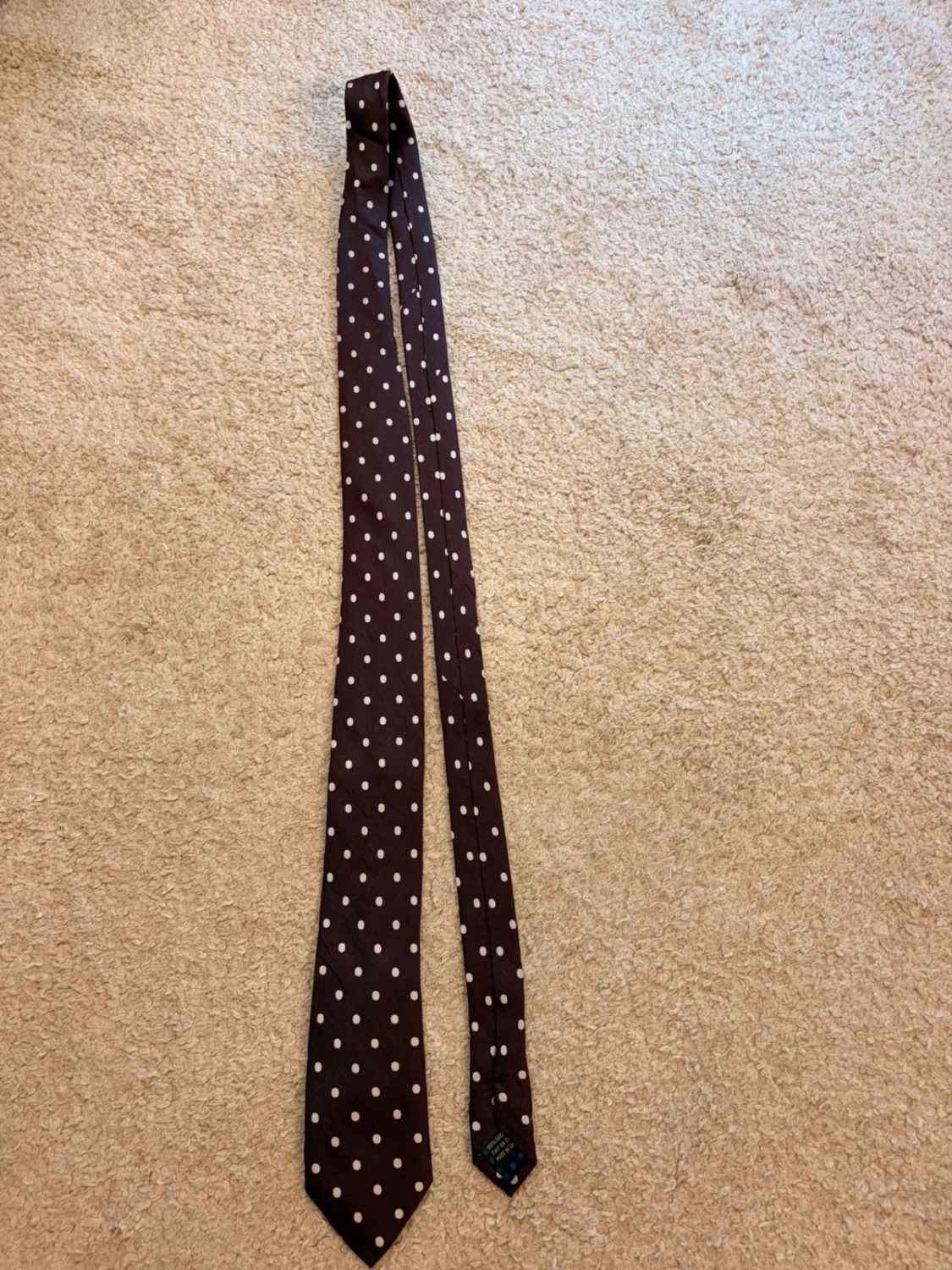 👔 Cravate Bordeaux a motif blanc