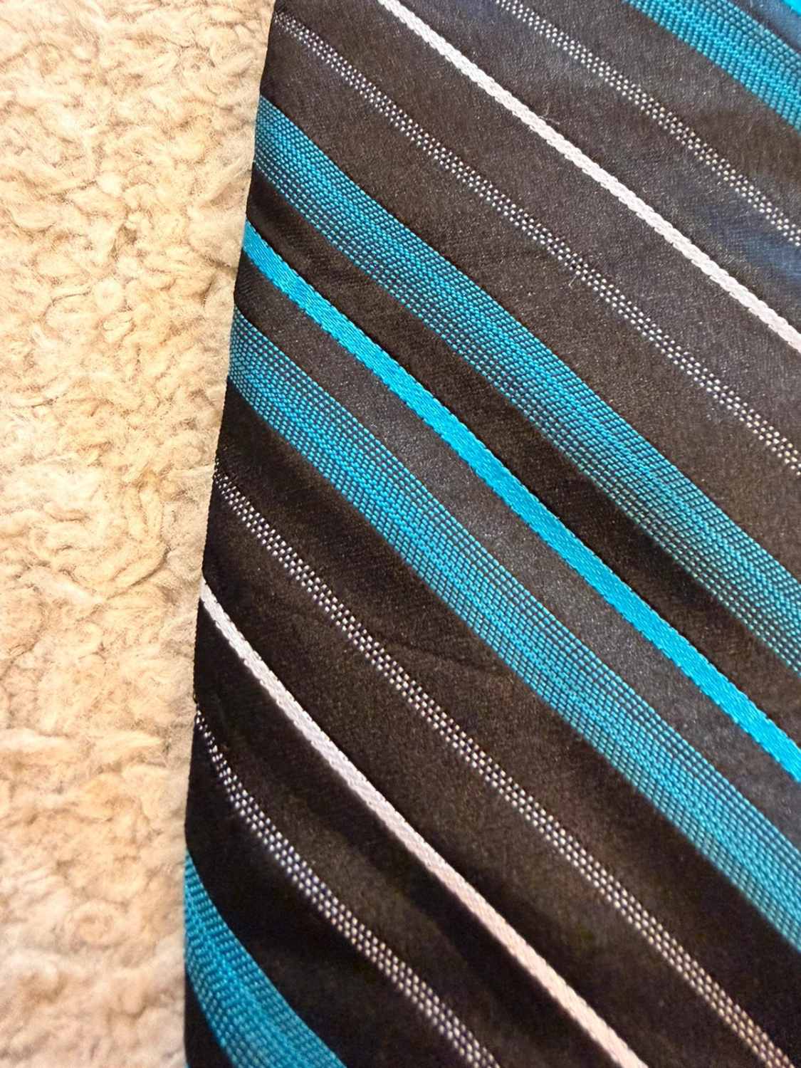 👔 Cravate Express - Rayures Noir/Bleu/Gris