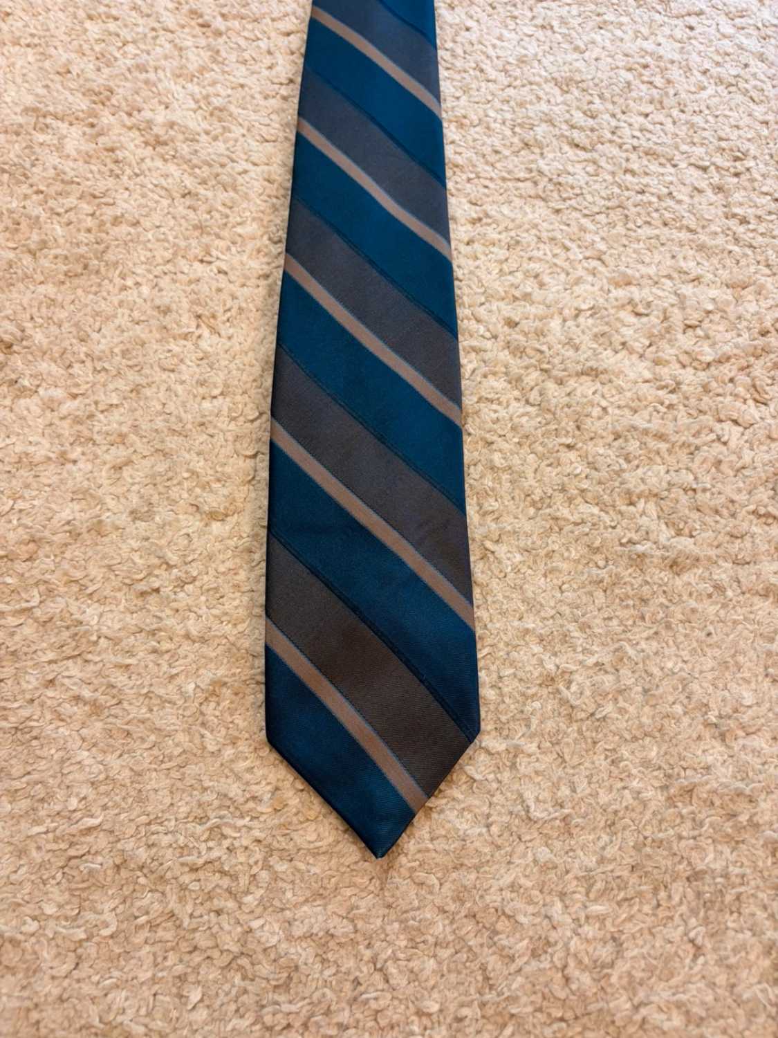 👔 Cravate Wembley - Rayures Bleu/Gris/Beige