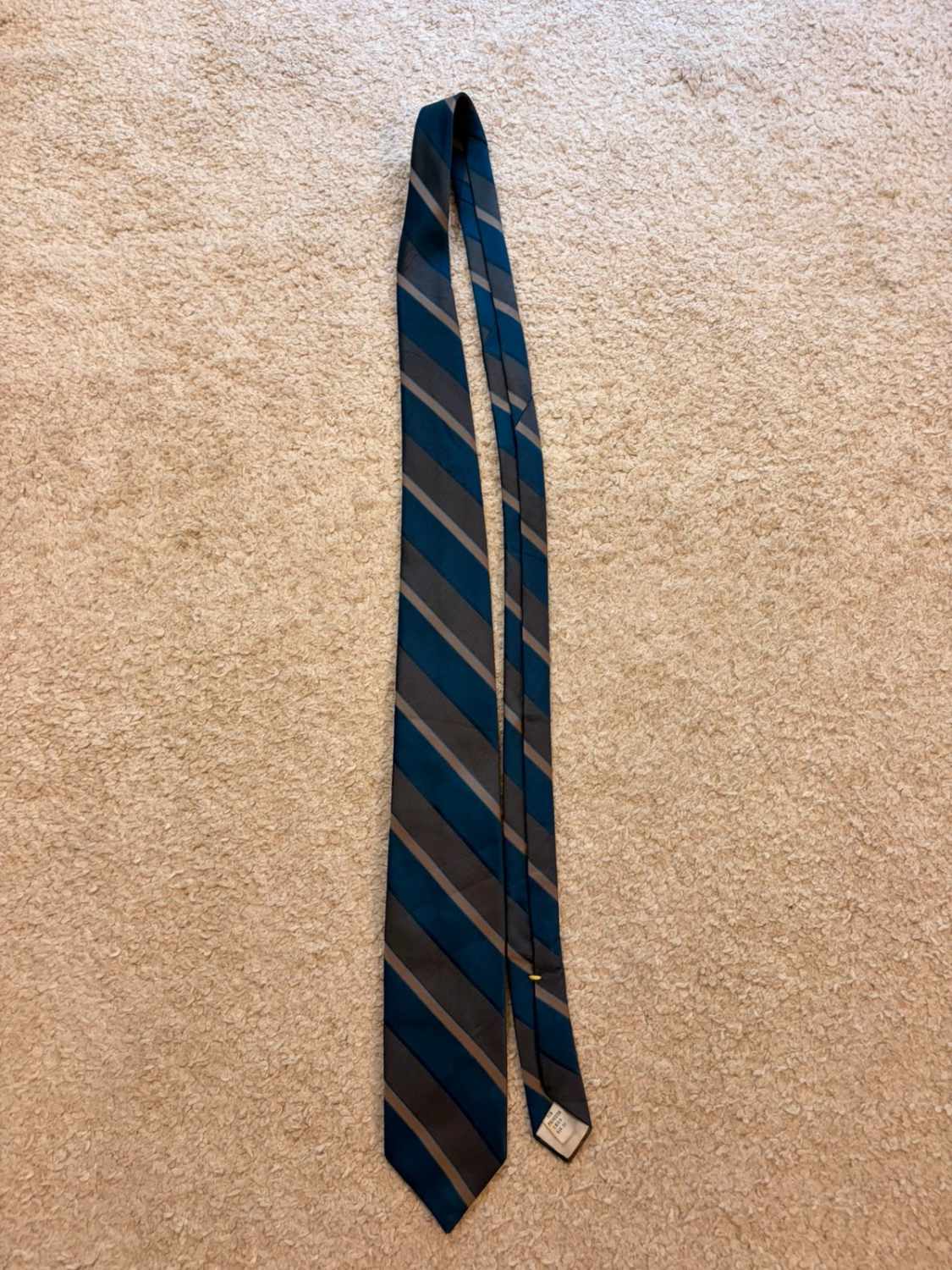 👔 Cravate Wembley - Rayures Bleu/Gris/Beige