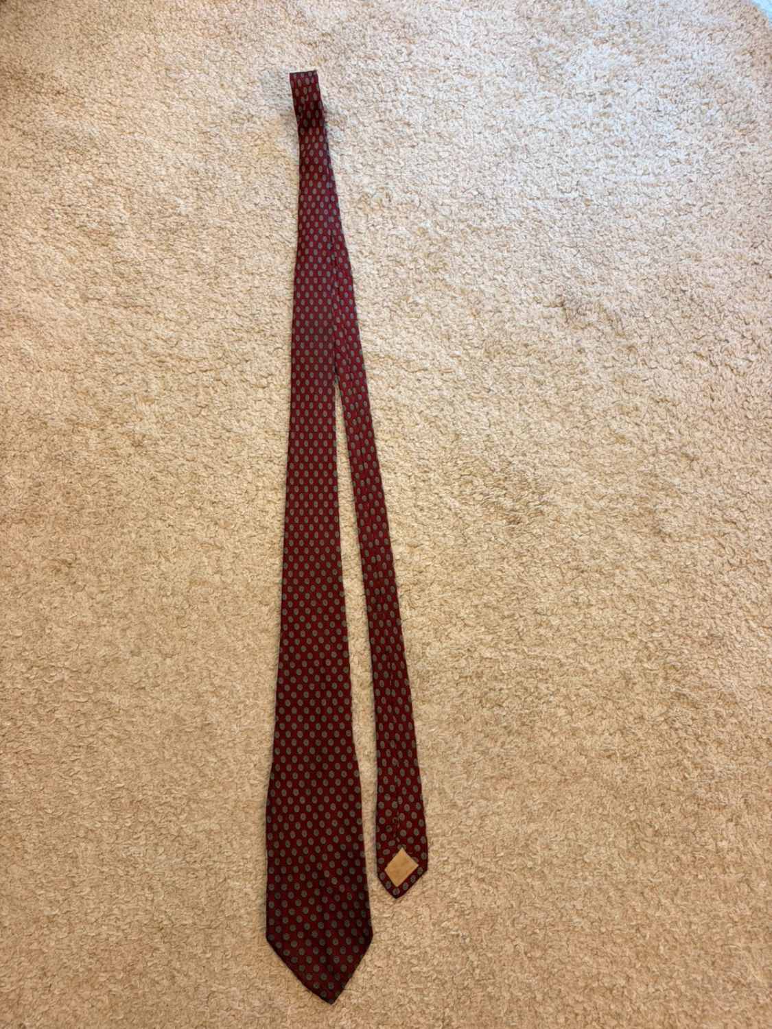 👔 Cravate Simpsons - Bordeaux à motifs