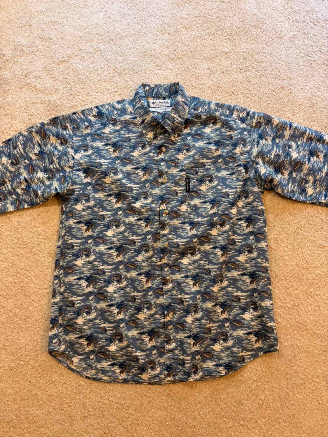 Camisa Columbia de manga corta azul con motivos de peces - M