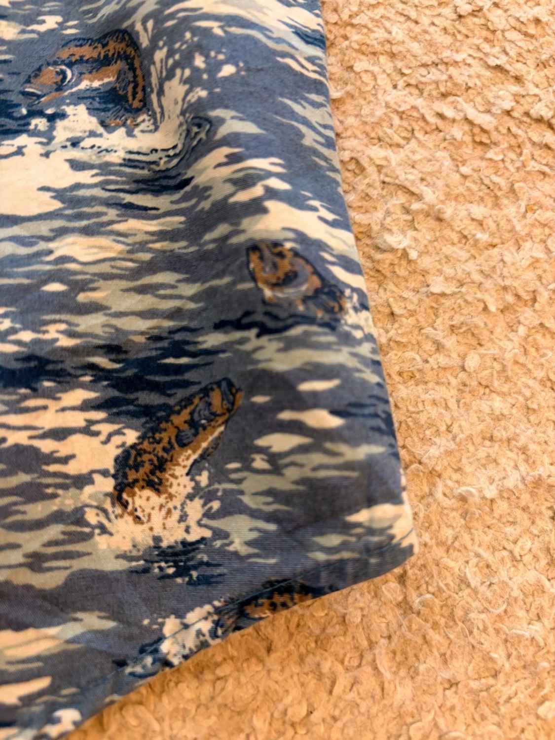 Camisa Columbia de manga corta azul con motivos de peces - M